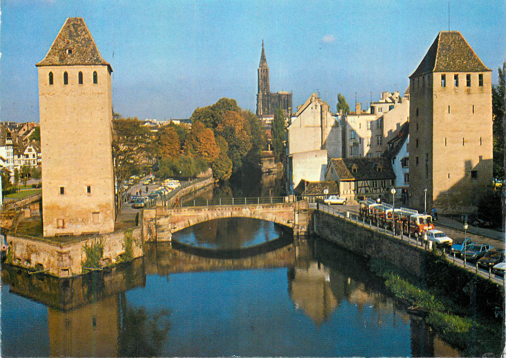 CPM Strasboug (Alsace)Les Ponts couverts (Fortifications du XIV s)et la Cathedrale (XIII s)