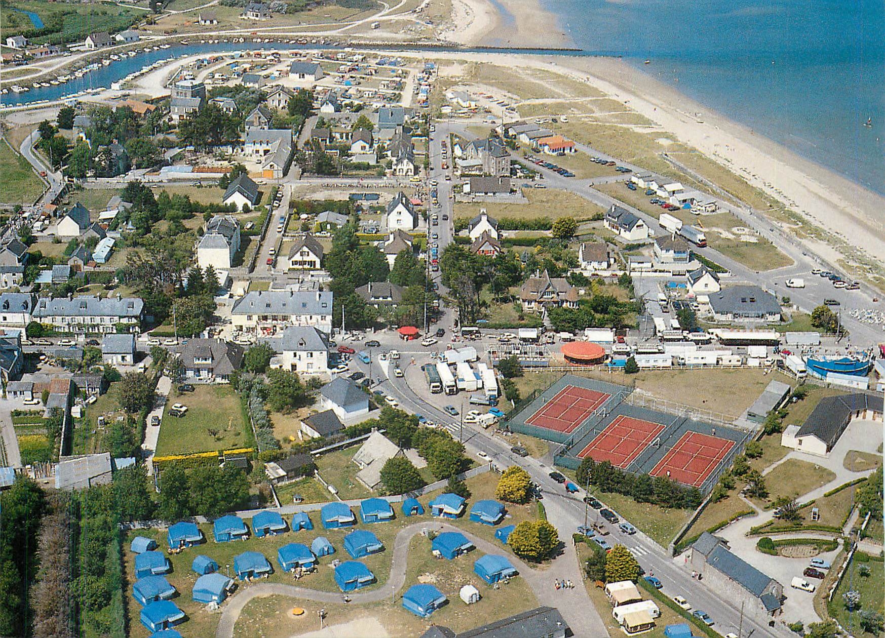 CPM La France vue du ciel Quineville (Manche)vue generale aerienne Tennis