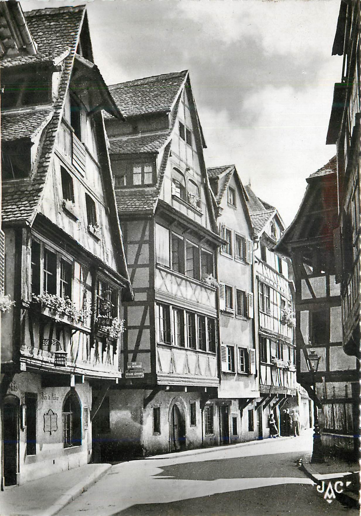 Le Vieux Strasbourg — La rue du Bain-aux-plantes — Éditions J. Arnould, Colmar, n° G 307
