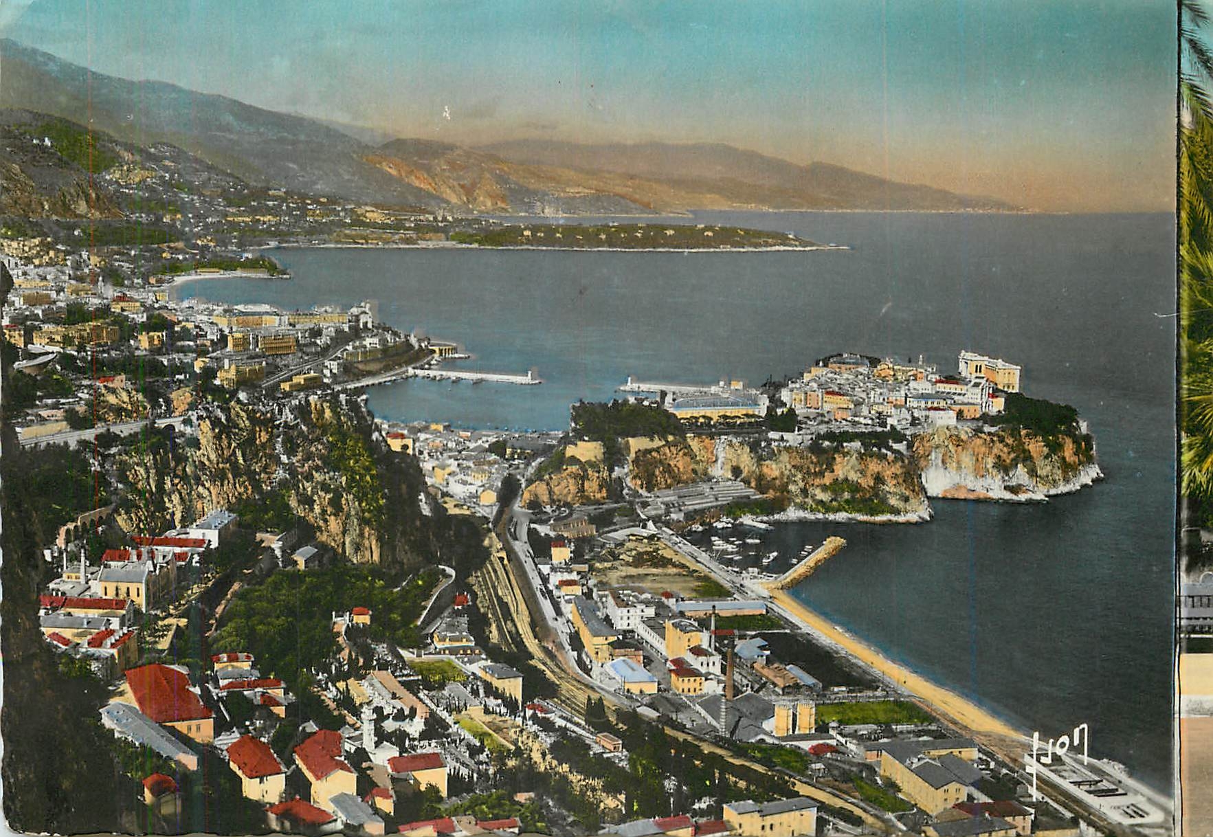 CPM Cote d'Azur Vue generale sur le rocher de Monaco Monte Carlo Le Cap Martin et l'Italie