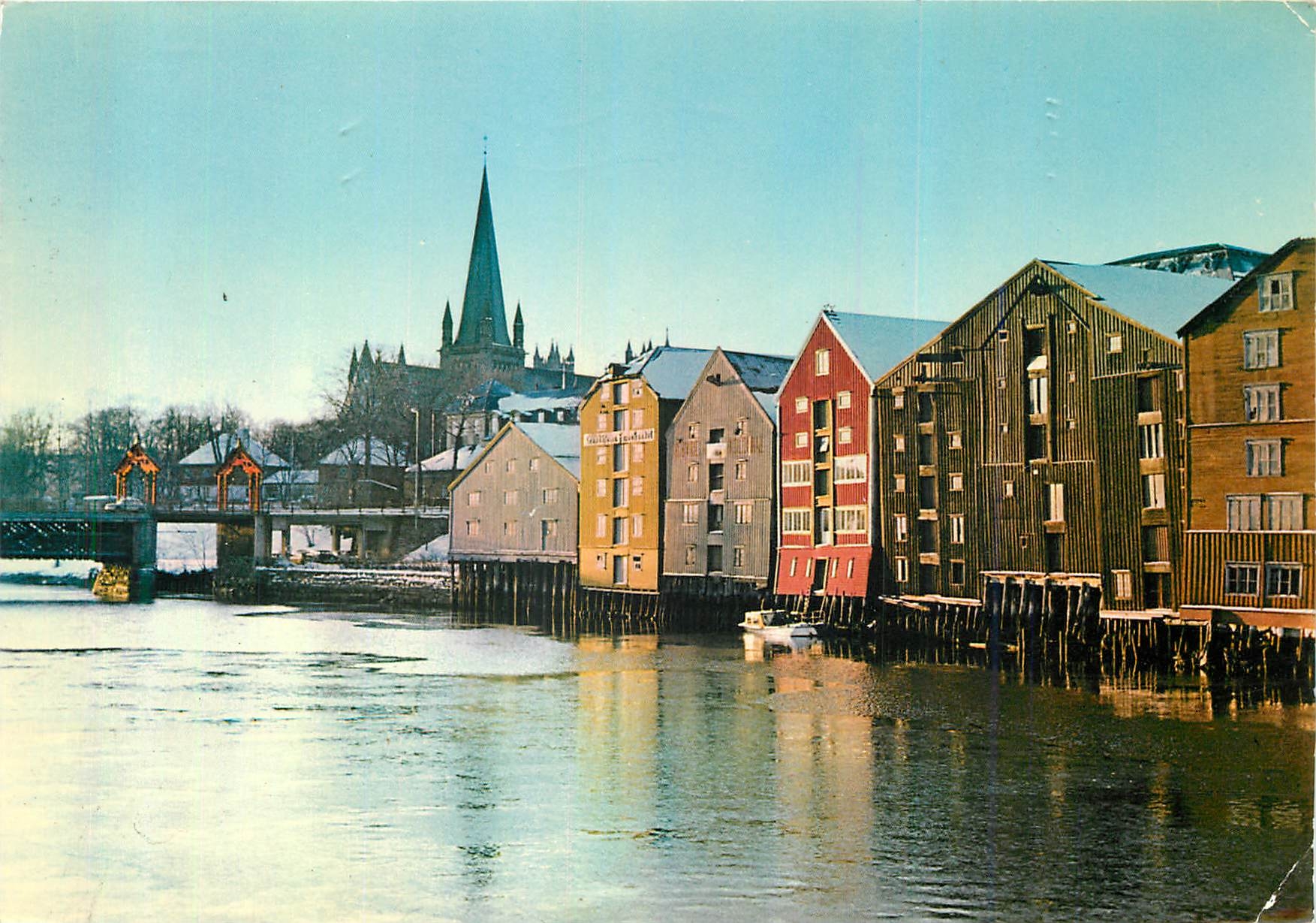 CPM Trondheim Bryggene ved Nidelven mot Domkirken View at Nidelven