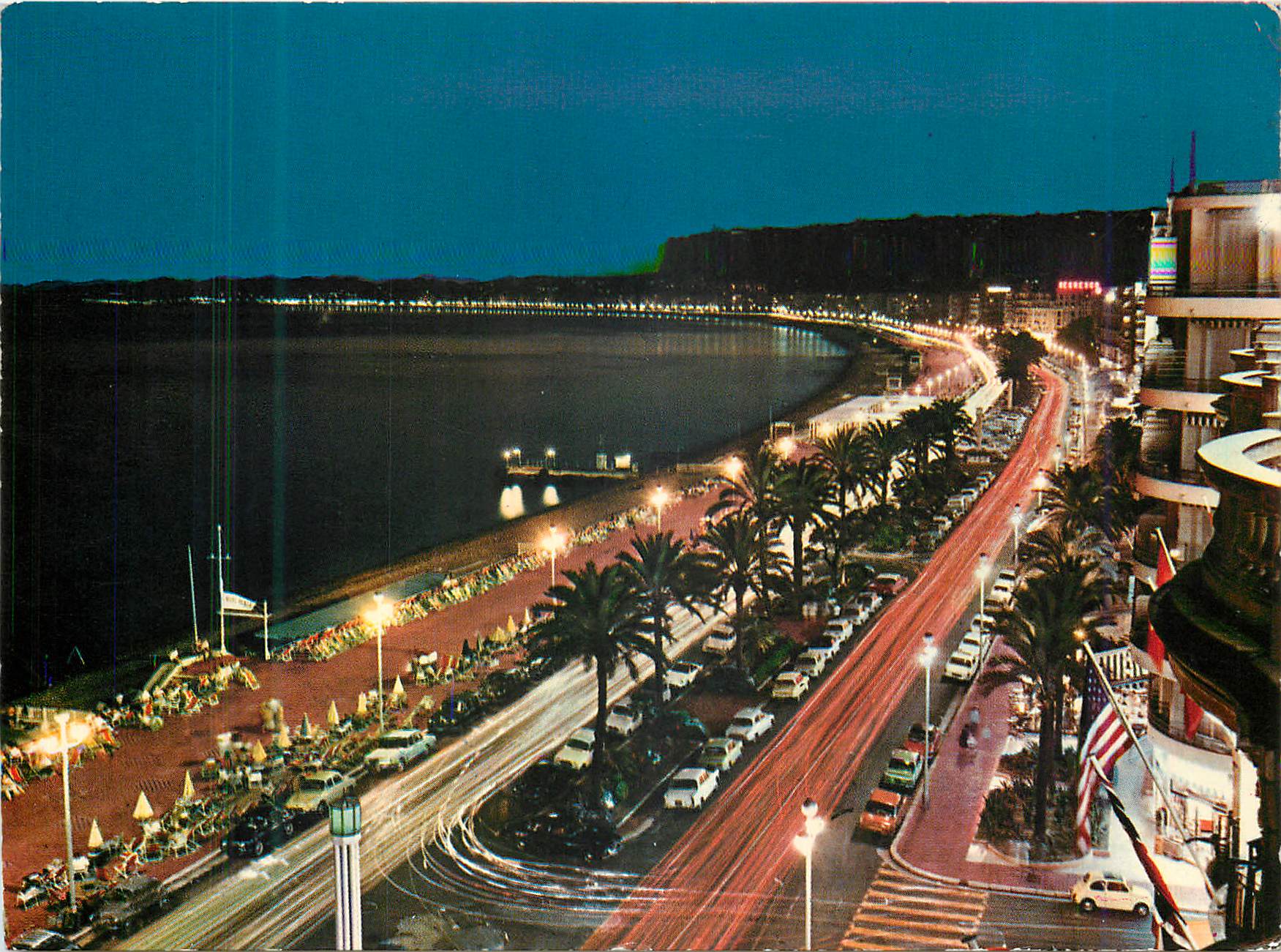 CPM La Cote d'Azur Nice La Promenade des Anglais la nuit