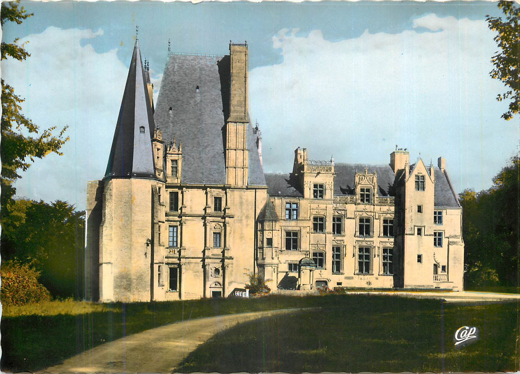 CPM La Luxuriante Normandie Le Chateau de Fontaine Henry