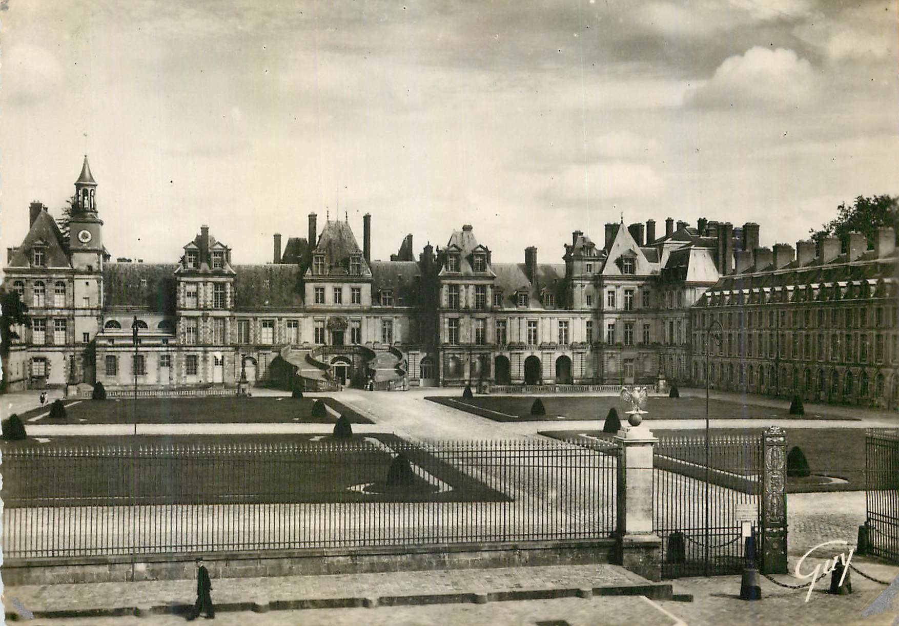 Fontainebleau (Seine-et-Marne) — Das Schloss - Cour du cheval blanc oder des adieux — André Leconte, Ed. d'Art GUY