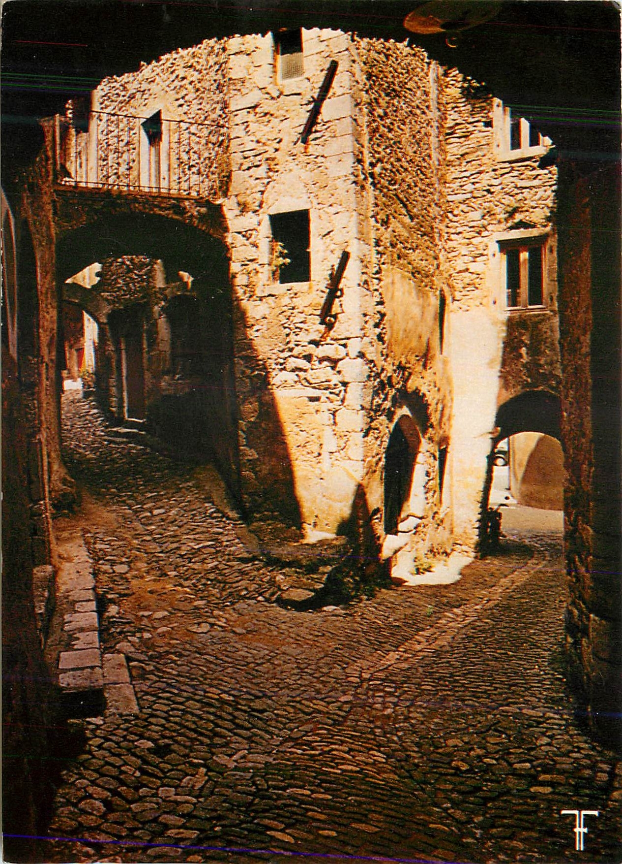 CPM Ardeche Saint Montan Jeu de l'ombre et de la lumiere