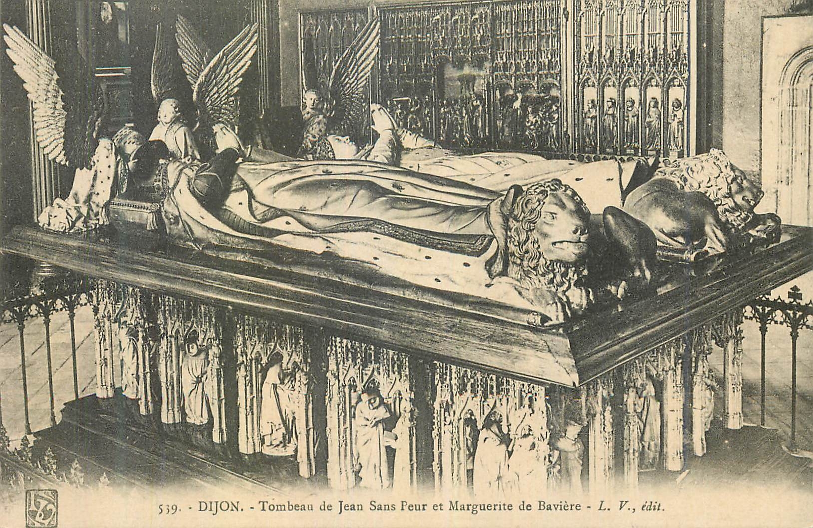 CPA Dijon Tombeau de Jean Sans Peur et Marguerite de Baviere