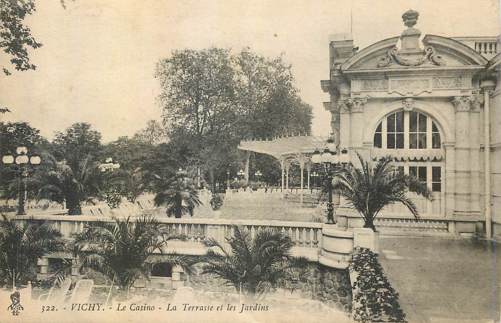 CPA Vichy Le Casino La Terrase et Les Jardins