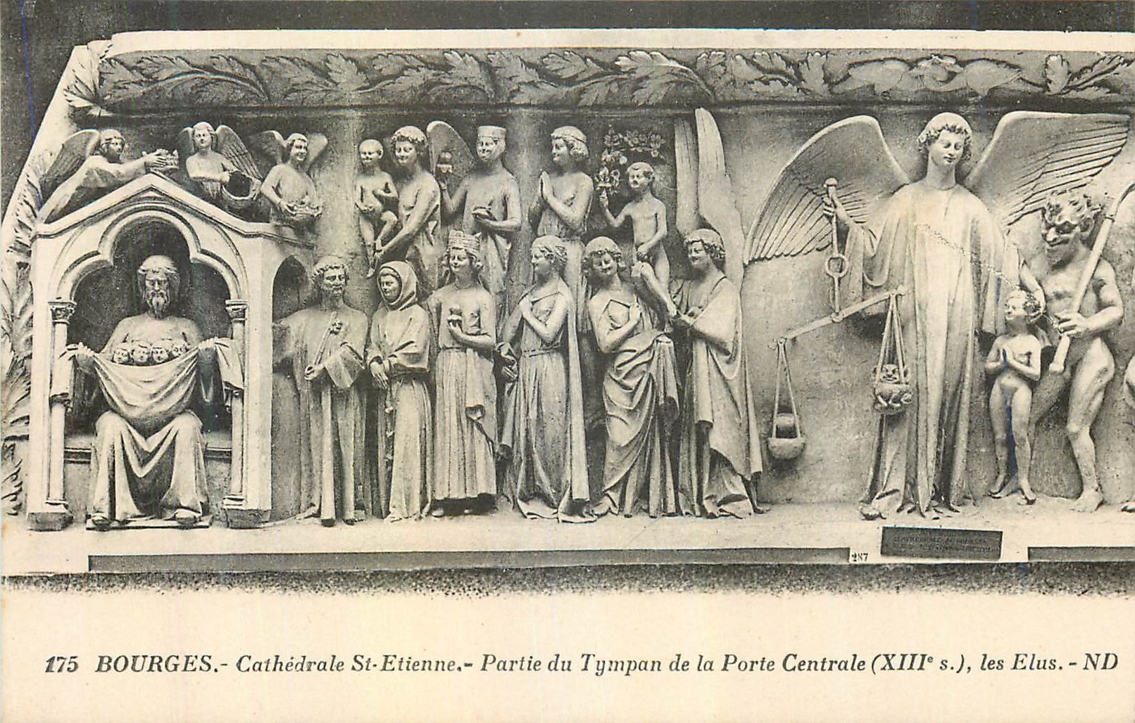 CPA Boulogne Cathedrale St Etienne Partie du Tympan de la porte Centrale (XIIIe S)Les Elus