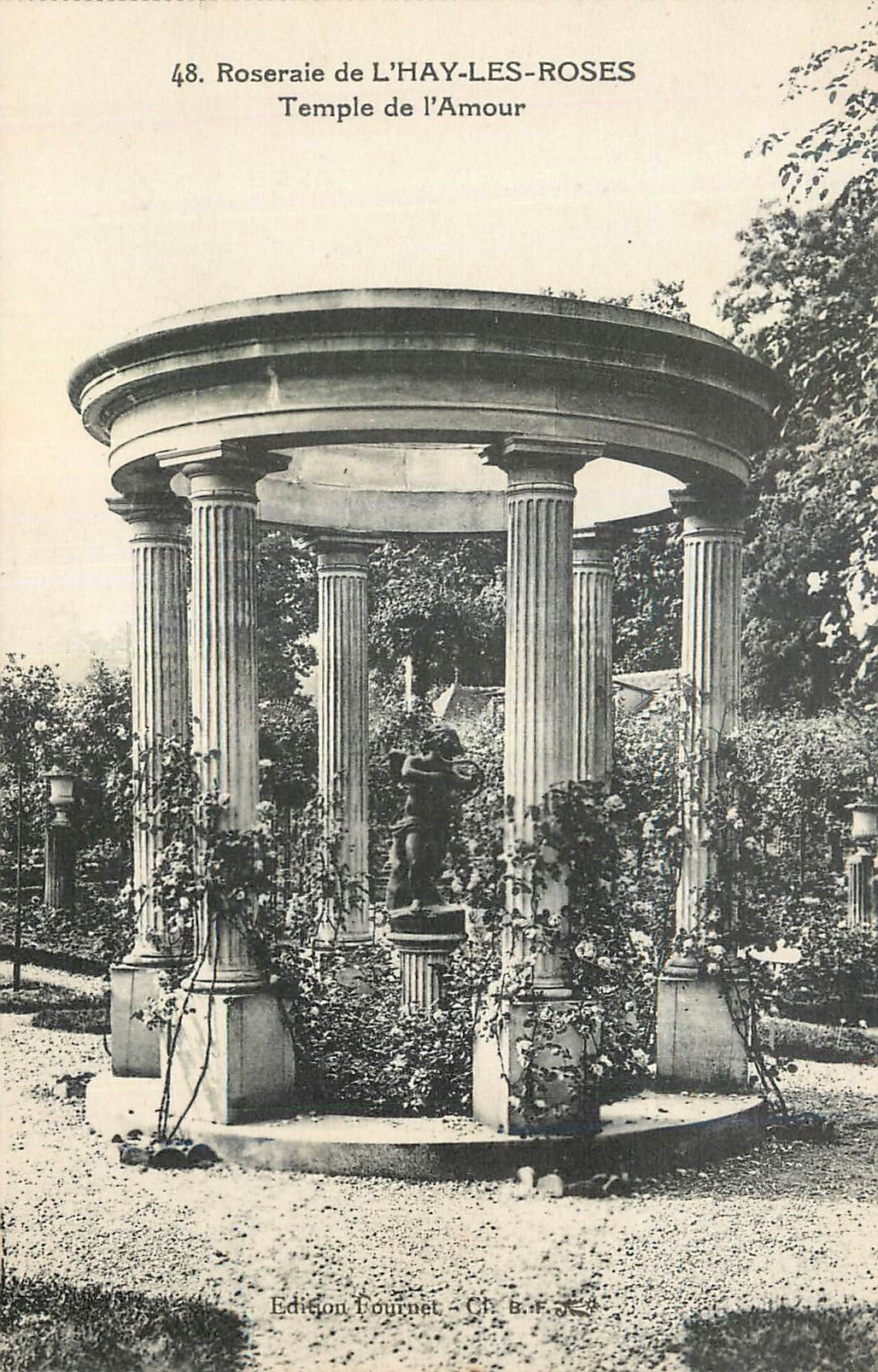 CPA La Roserai de l'hay les roses temple de l'amour