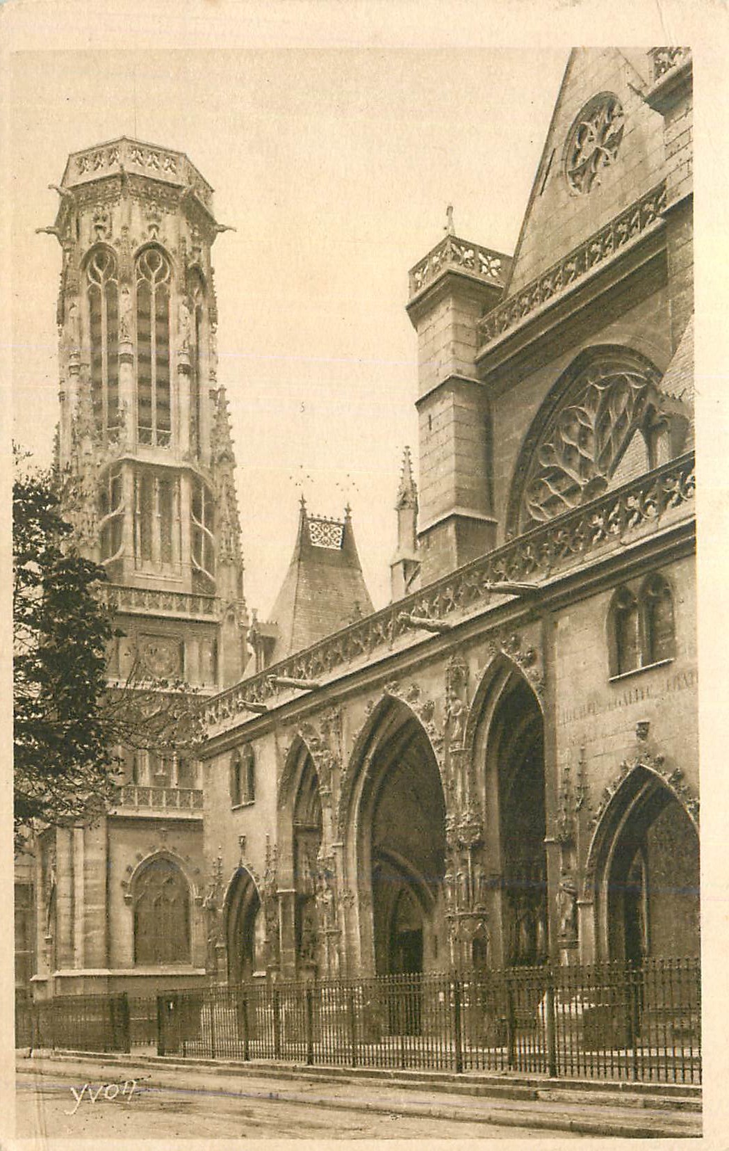 CPA Paris en flanant L'eglise Saint Germain l'Auxerrois