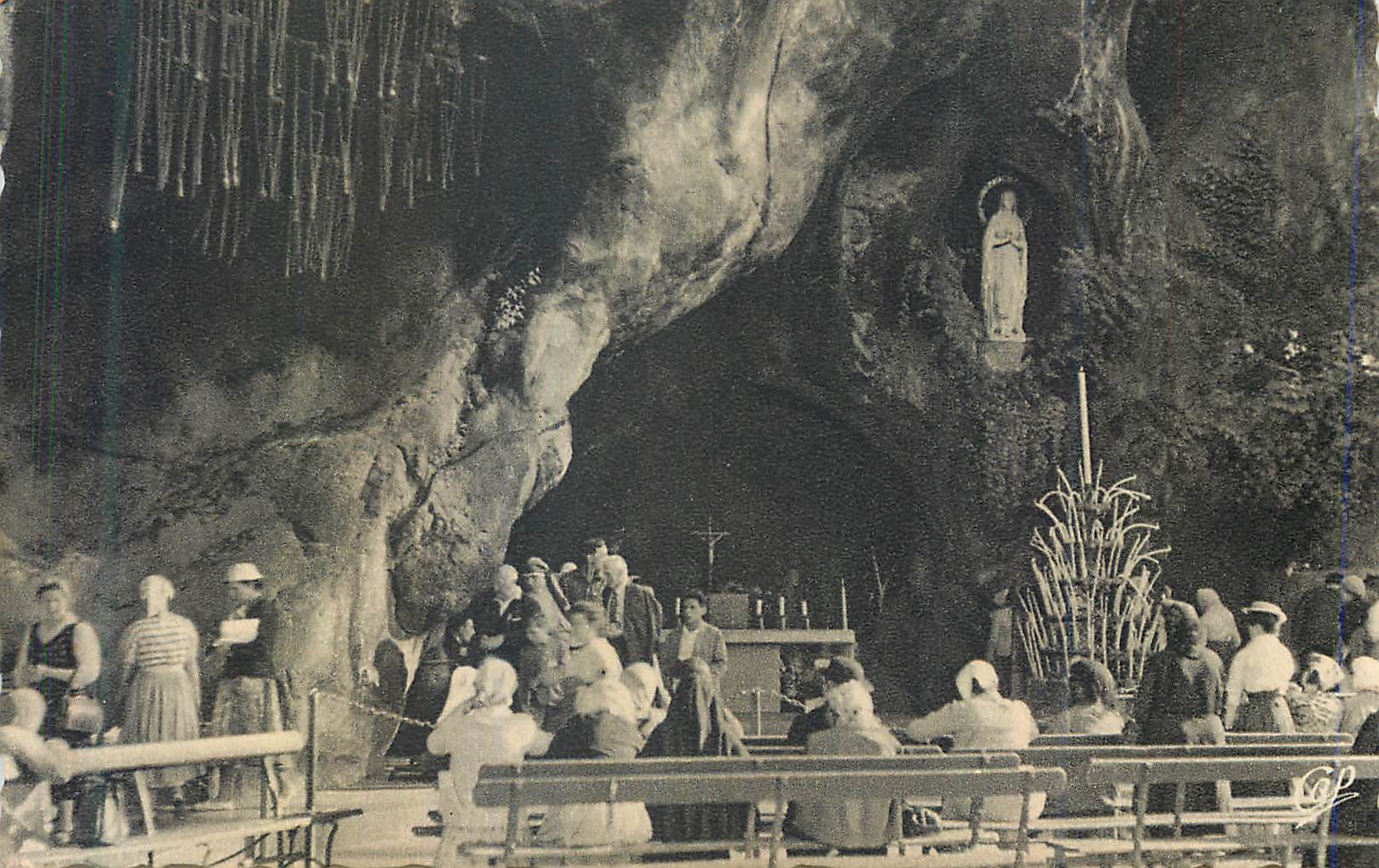 CPM Lourdes la grotte