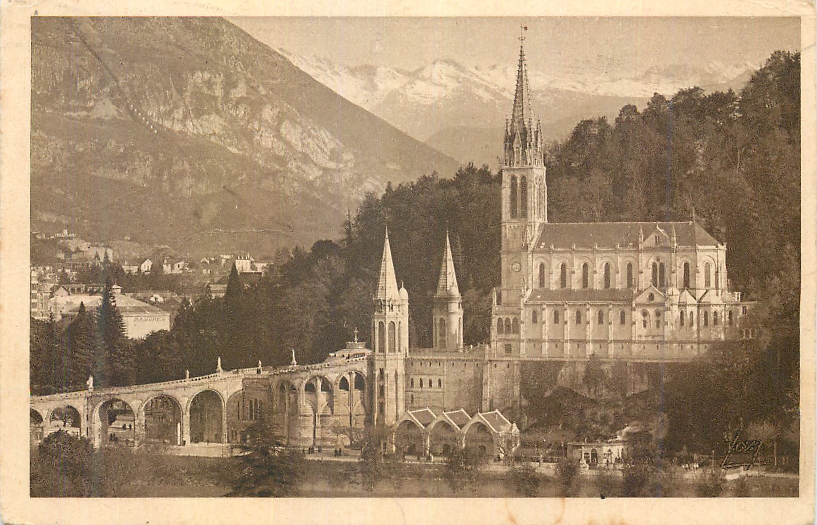 CPA Lourdes la basilique