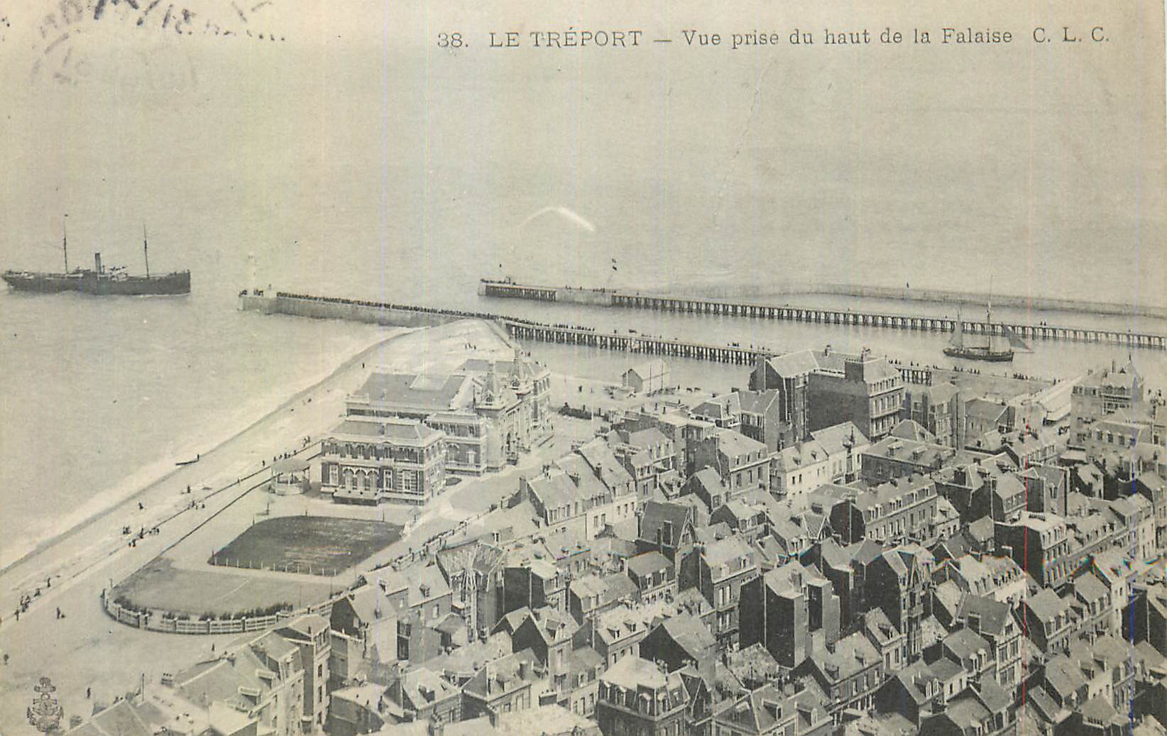 CPA Le Treport Vue Prise de la Haute de la Falaise
