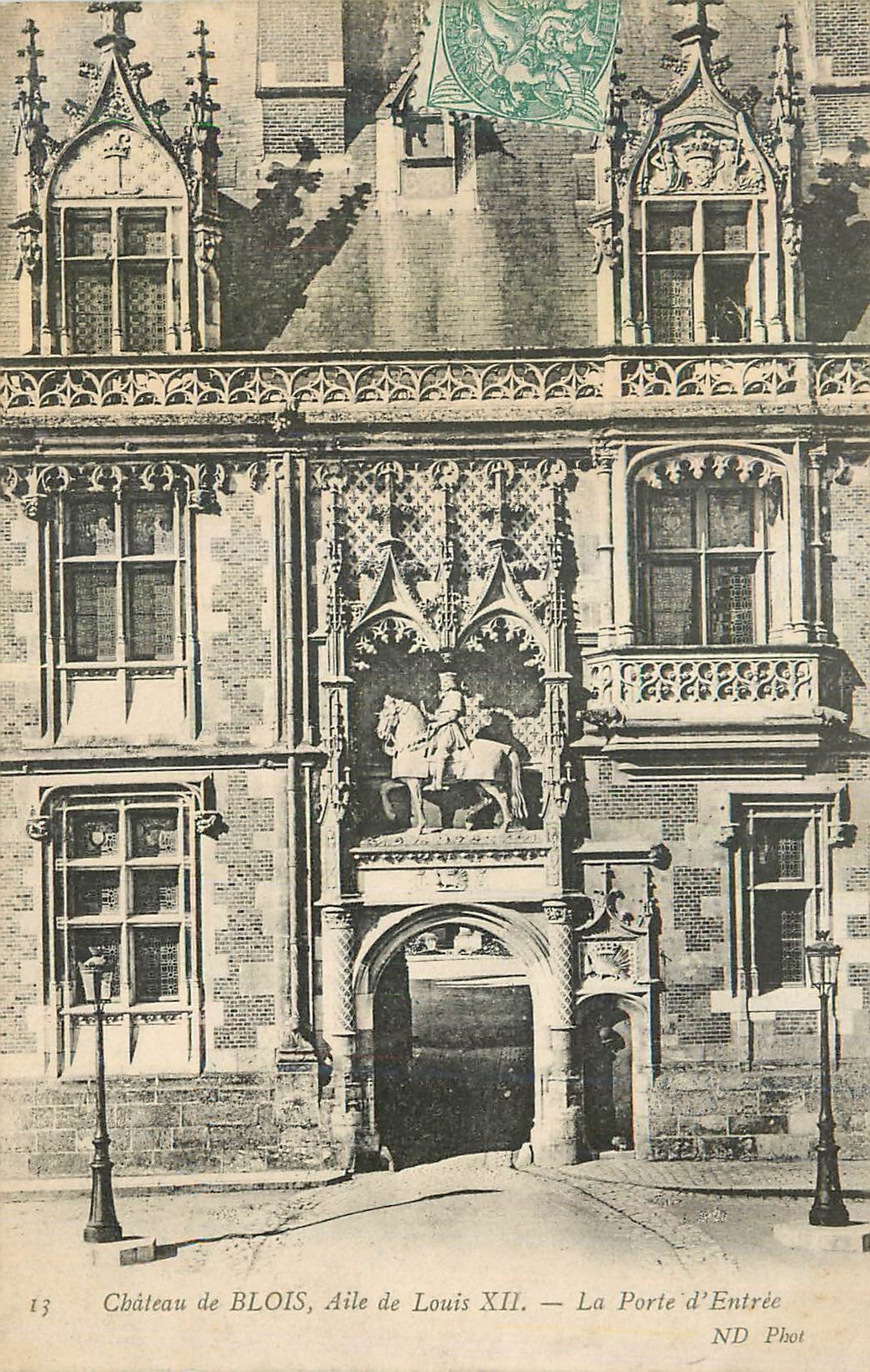 CPA Chateau de Blois Aile Louis la Porte d Entree