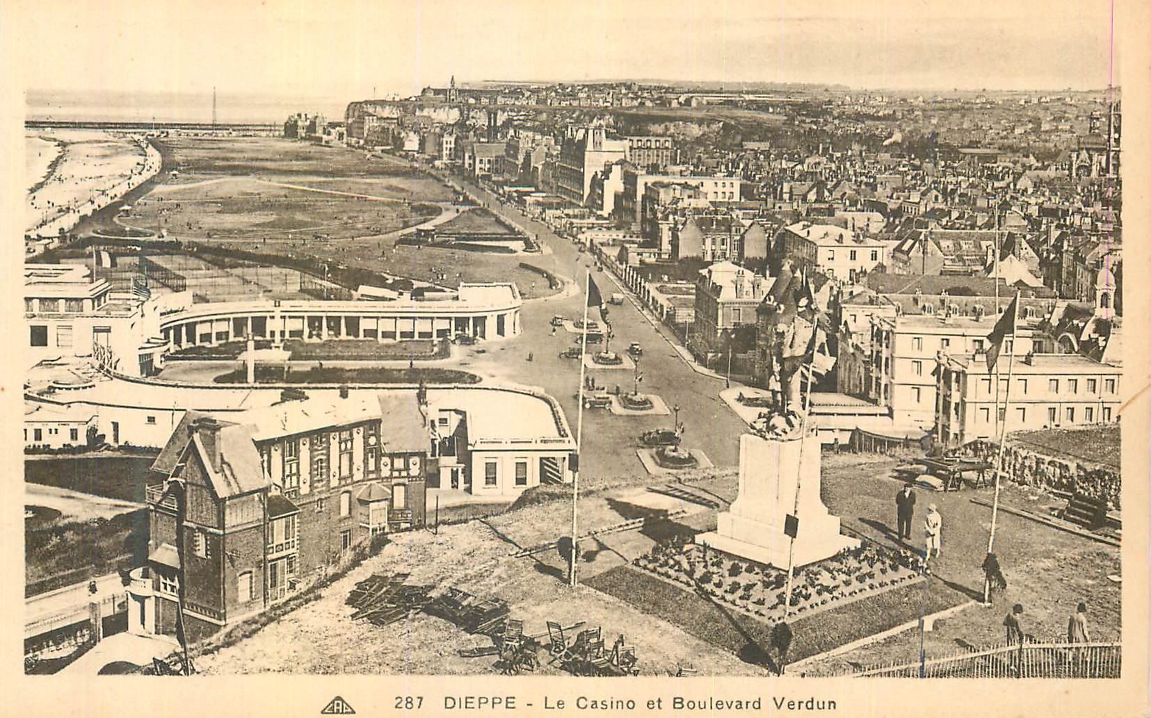 CPA Dieppe le Casino et boulevard verdun 
