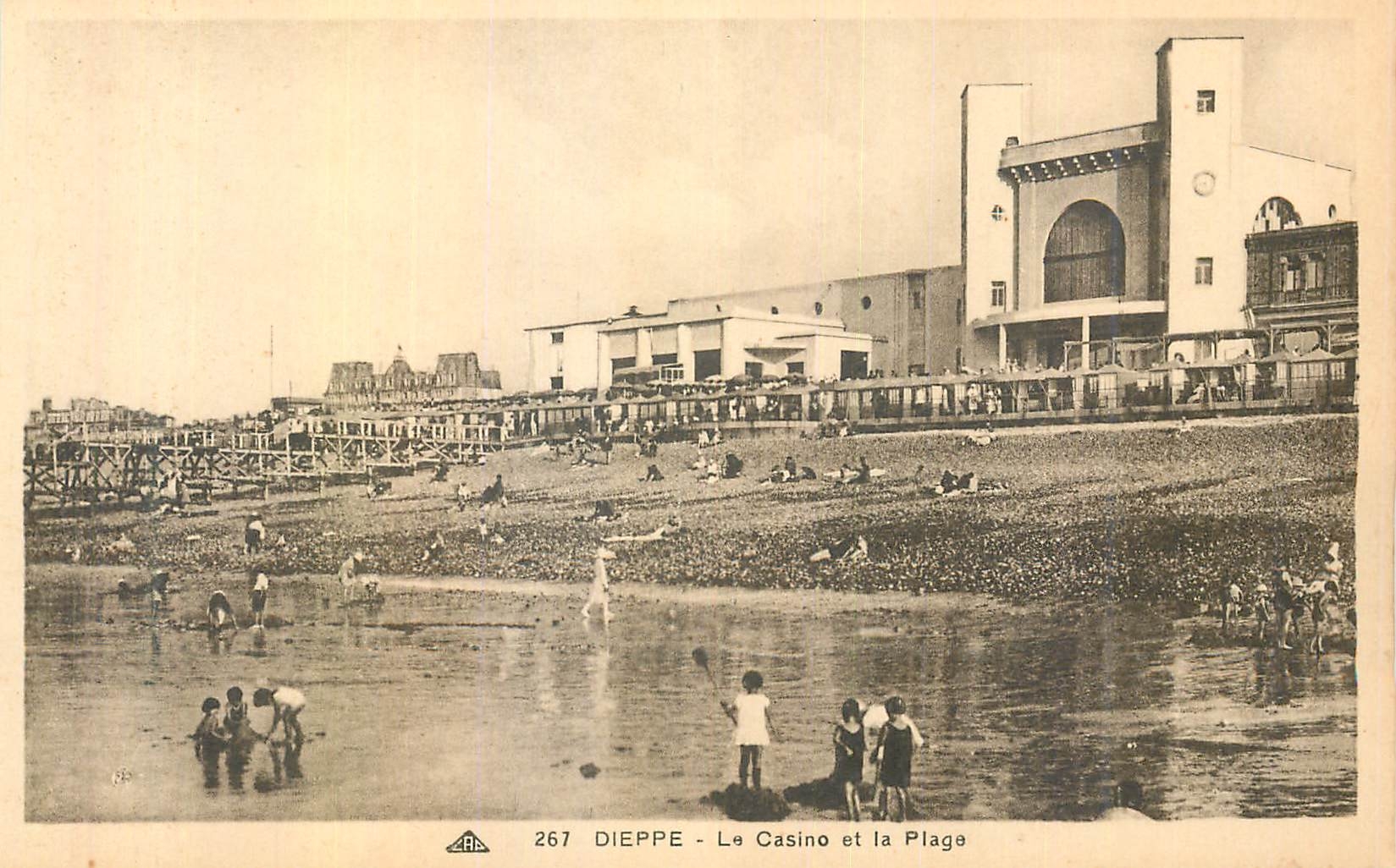 CPA Dieppe La Casino et la Plage