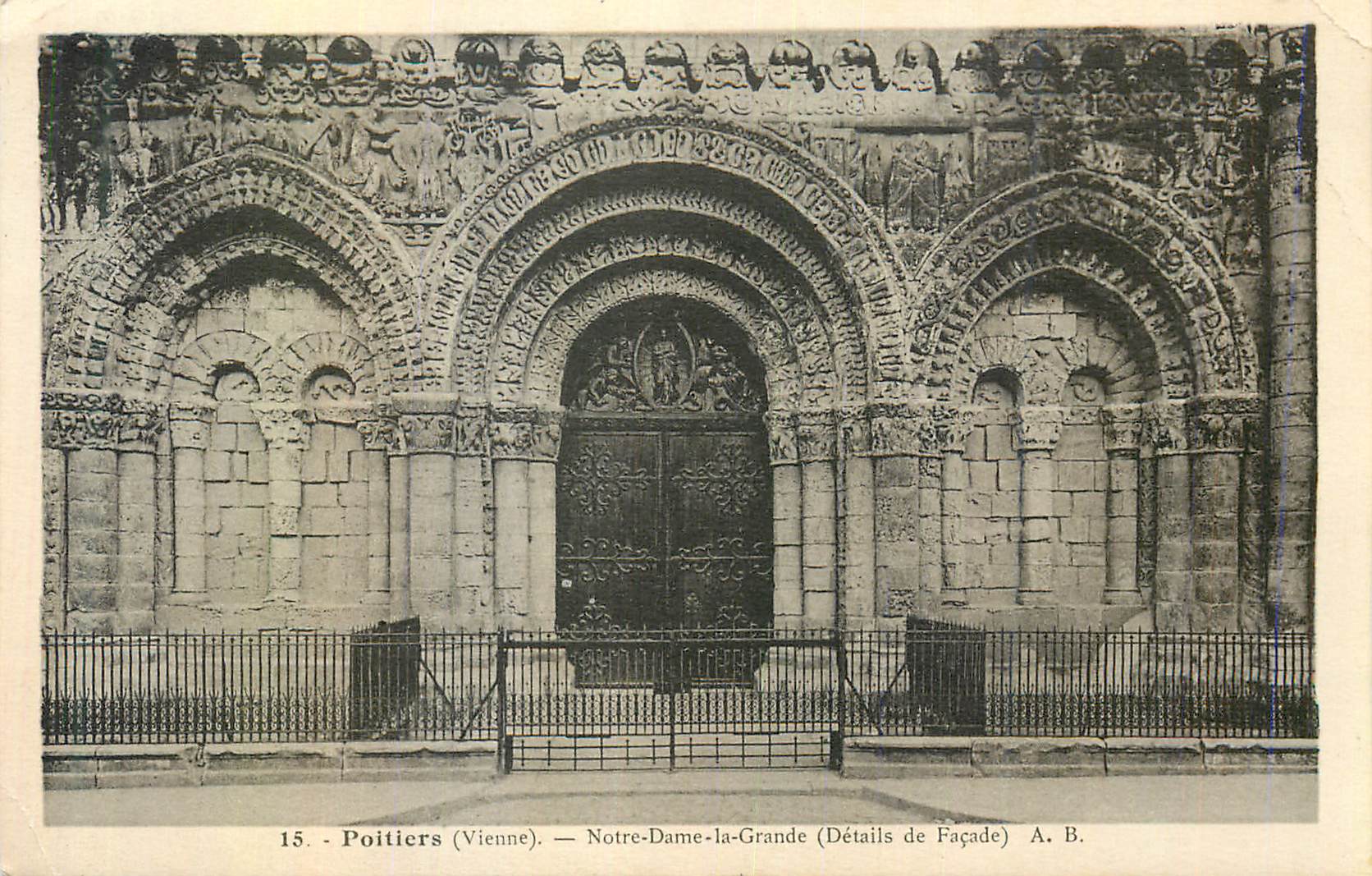 CPA Poitiers vienne Notre Dame la Grande