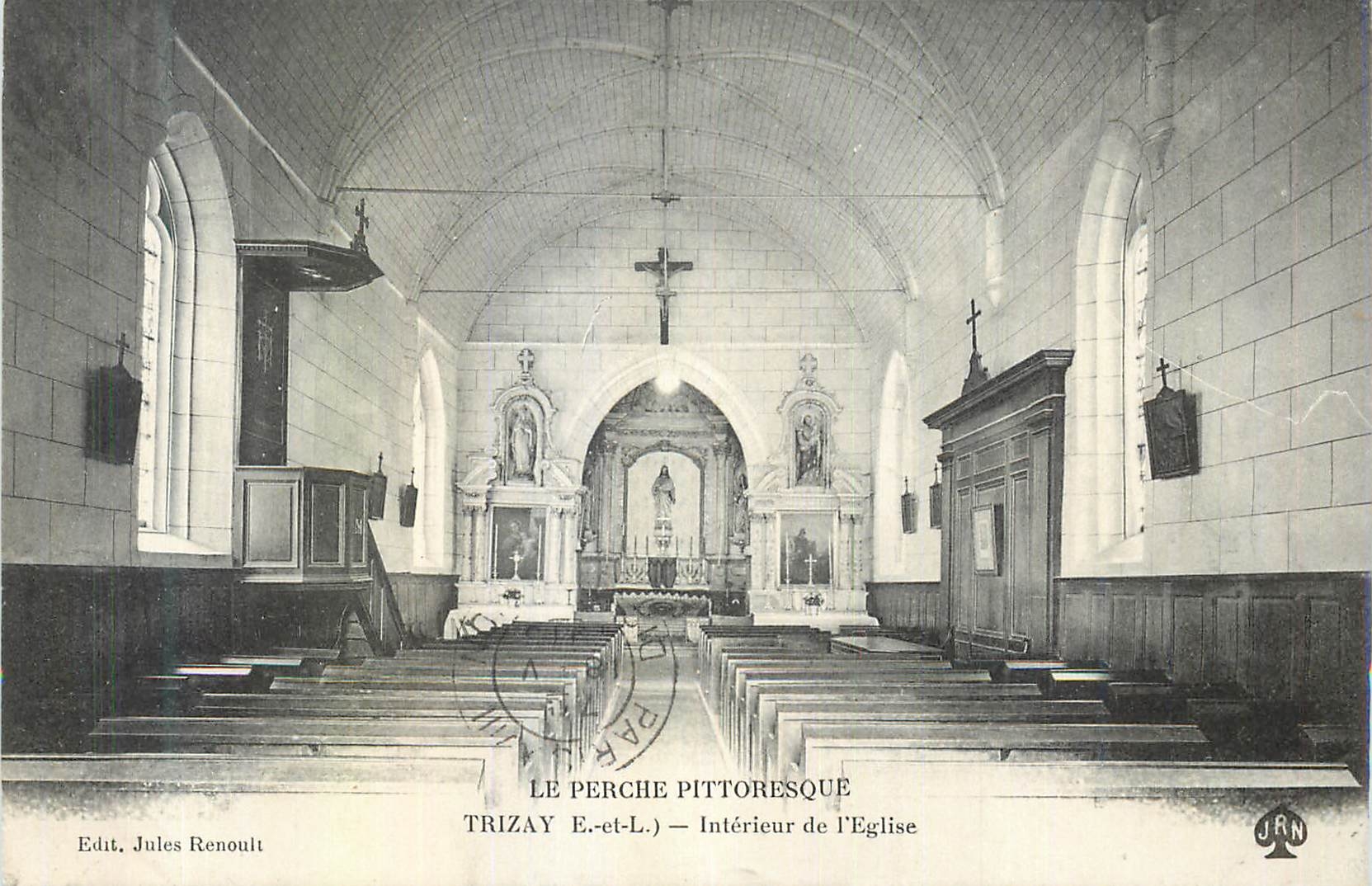 CPA La perche pittoresque Trizay Interieur de l'eglise