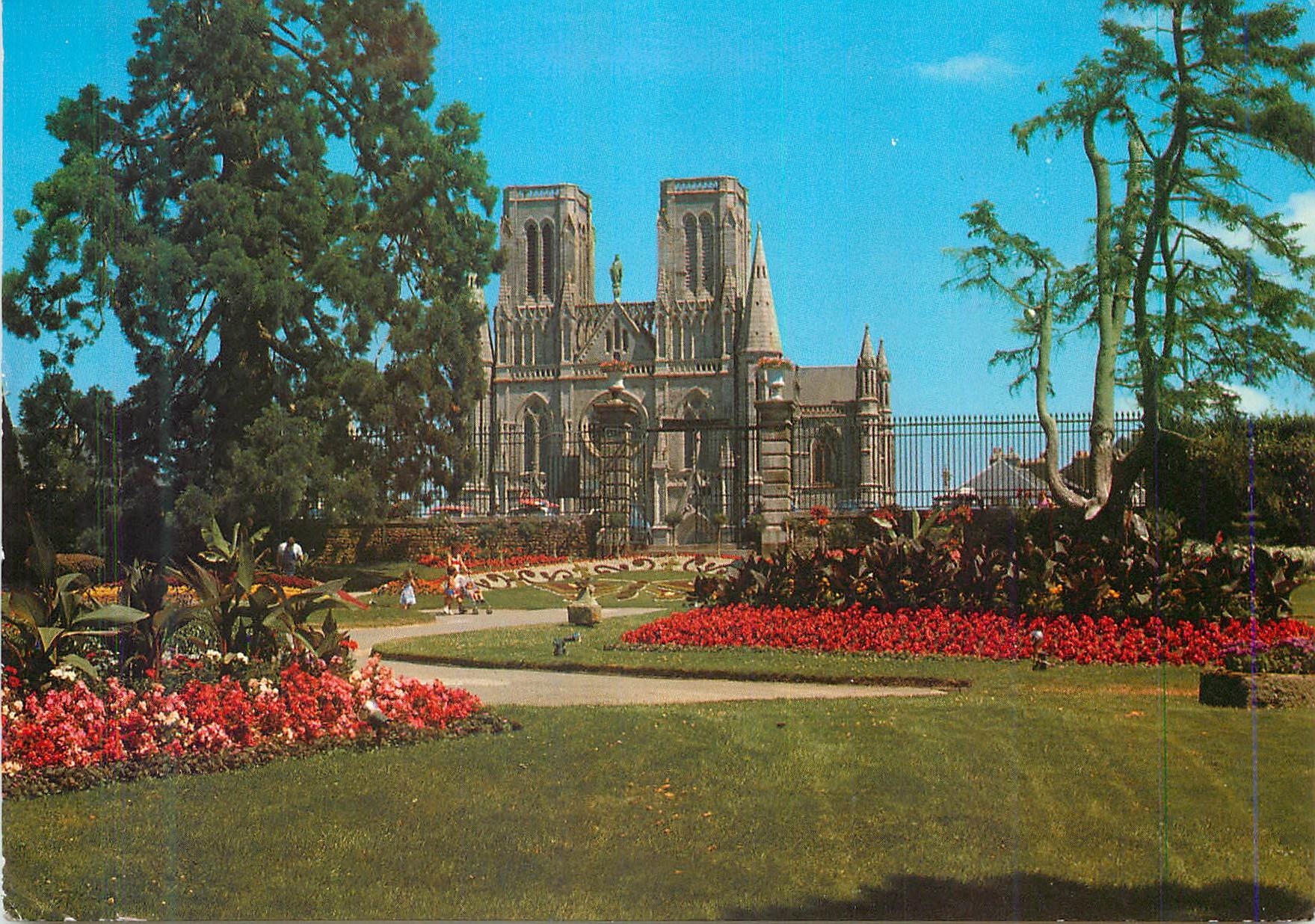 Avranches (Manche 50) — Die Kirche und der Botanische Garten — ARTAUD Frères - Verlage Z.I. Carquefou (Nantes)