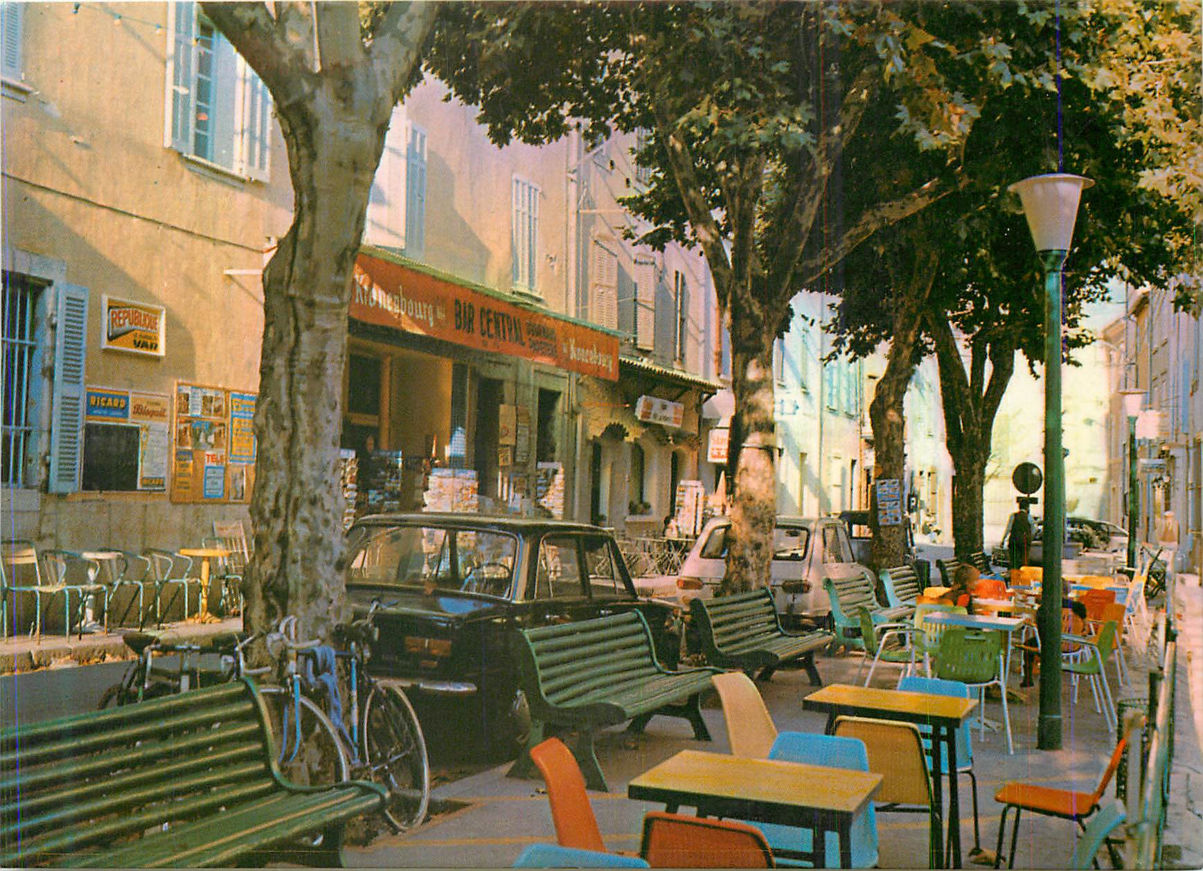 CPM Lumiere et Beaute de la Cote d'Azur Les villages de Provence La Cadiere d'Azue Frais ombrages de l'avenue G Peri