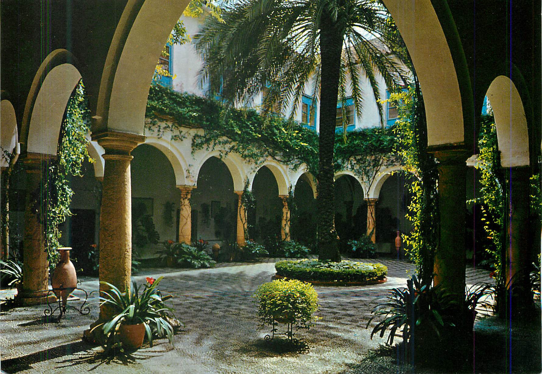CPM Cordoba Palais du Marquis de Viana Cour