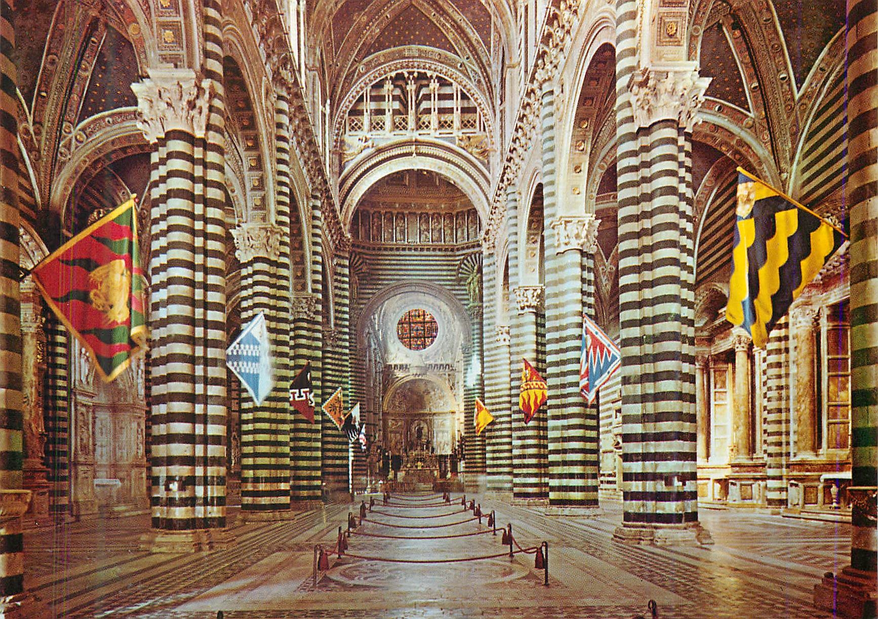 CPM Siena Duomo Interieur avec drapaux des quartiers