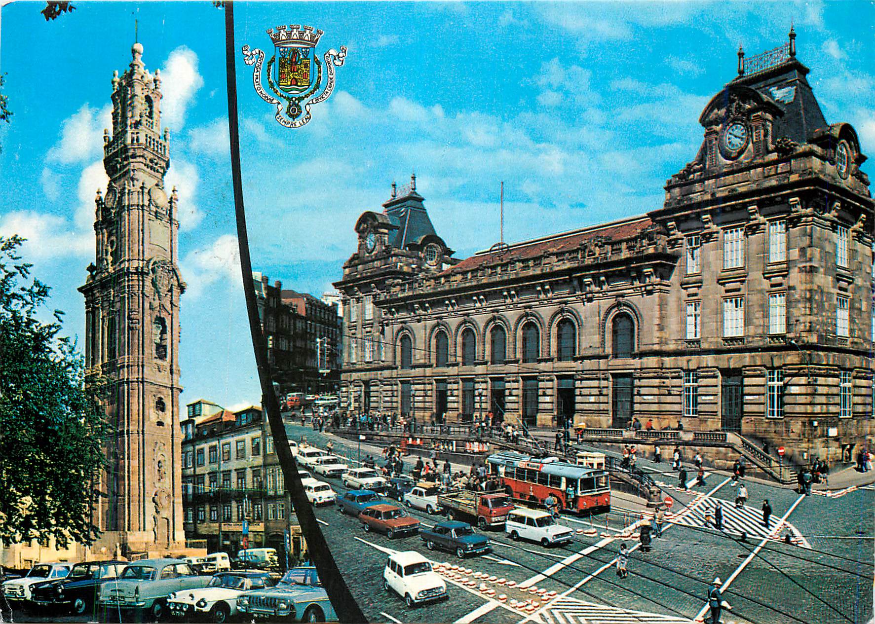 CPM Porto Portugal La tour de Clerigos et Gare de St Bento Autobus