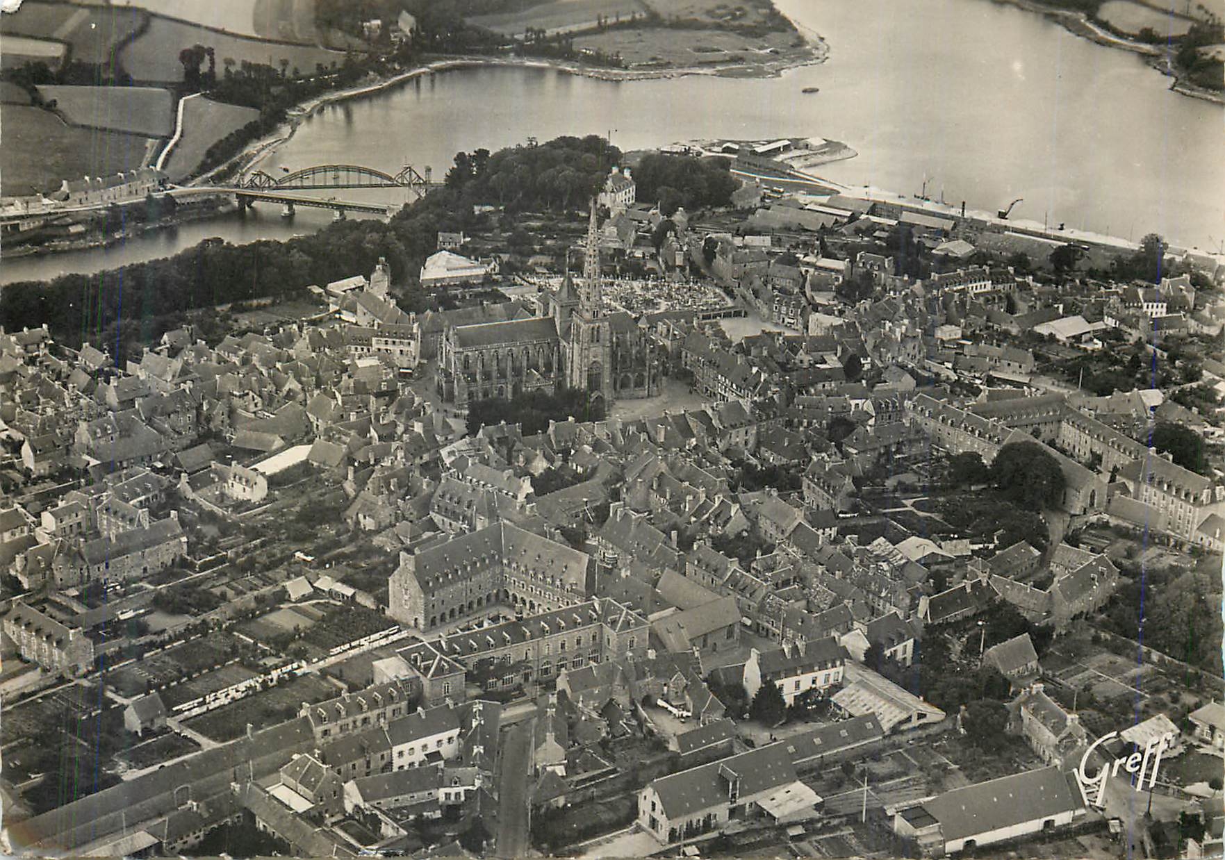 Tréguier — Vue aérienne — La ville et la cathédrale, les rivières et le guindy — Greffe, n° 1118