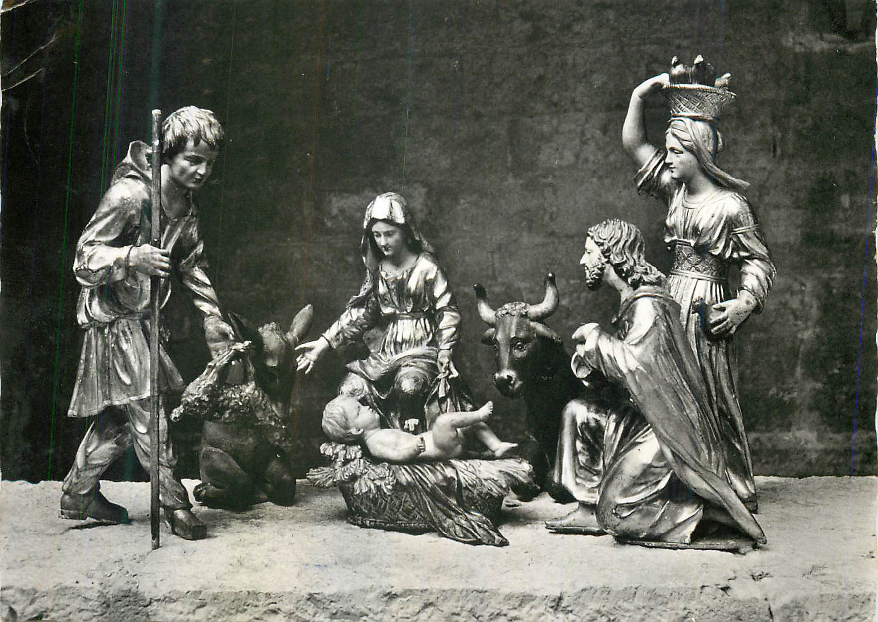 CPM Saint Maximin la Sainte Baume (Vae)Basilique du XIIIeme Siecle Creche en bois dore du XVIIIeme