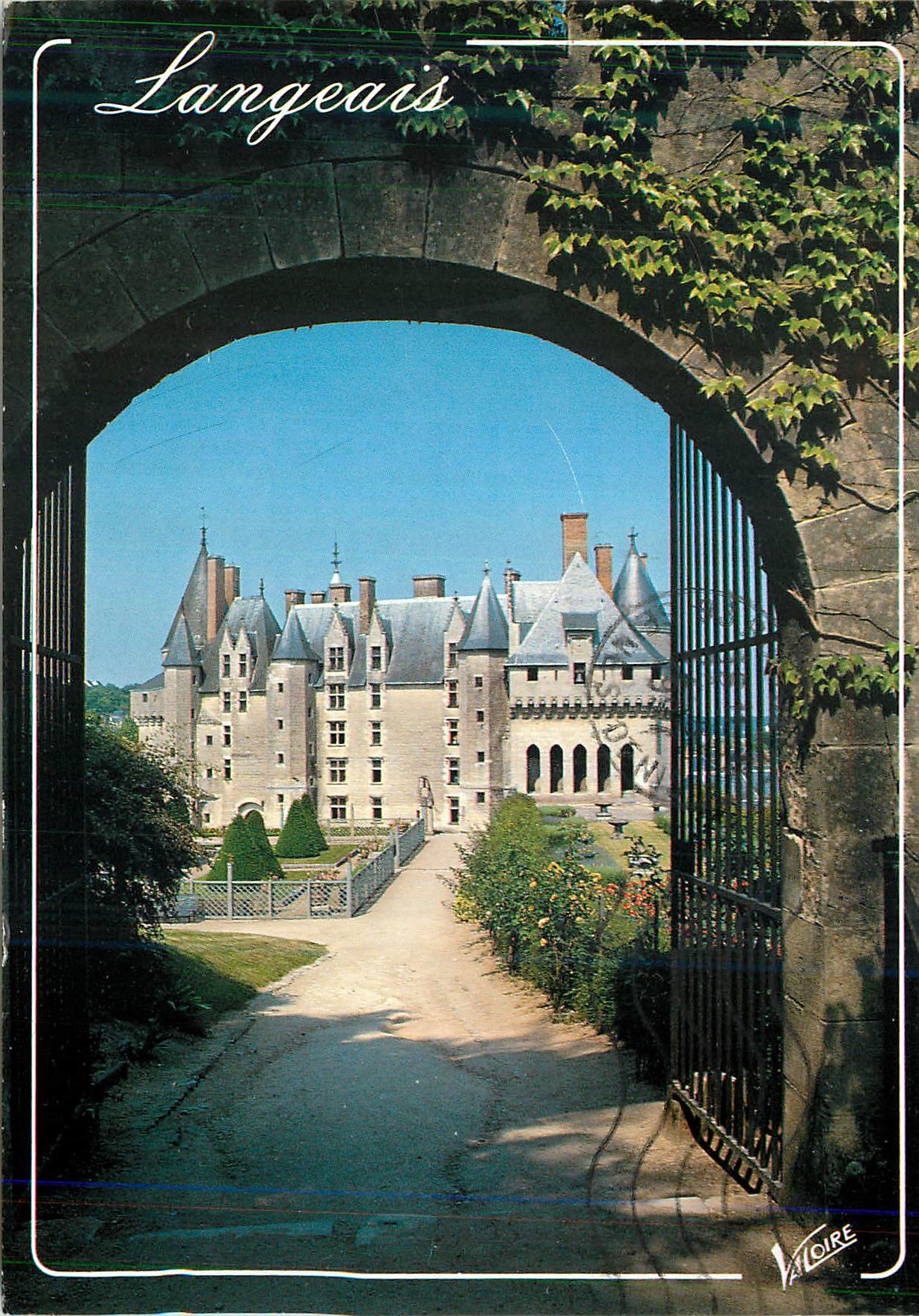 CPM Les Merveilles du Val de Loire Langais (Indre et Loire)Le chateau construit pour Louis XI de 1465 a 1469 par jean Bo