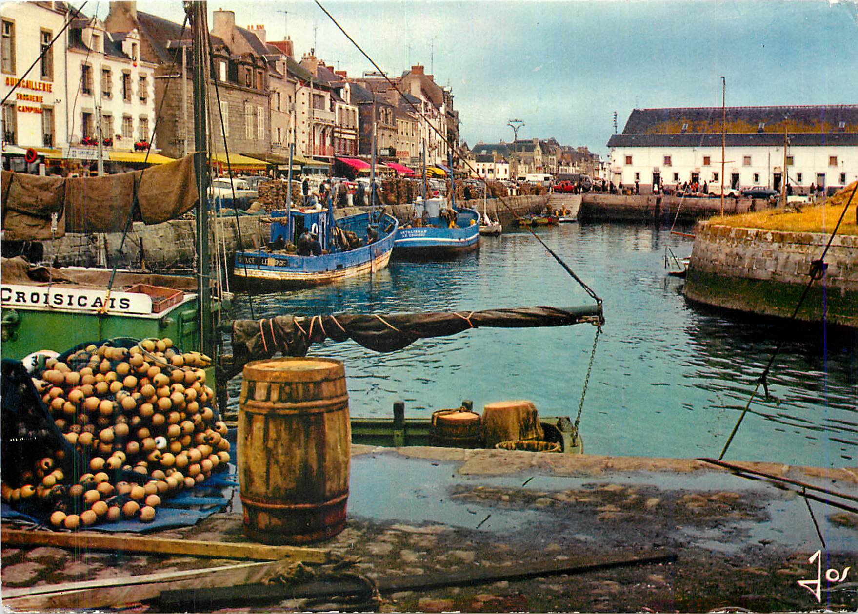 CPM La bretagne en couleurs Le Croisic (L A)Les quais de la Petite Chambre Bateaux de peche