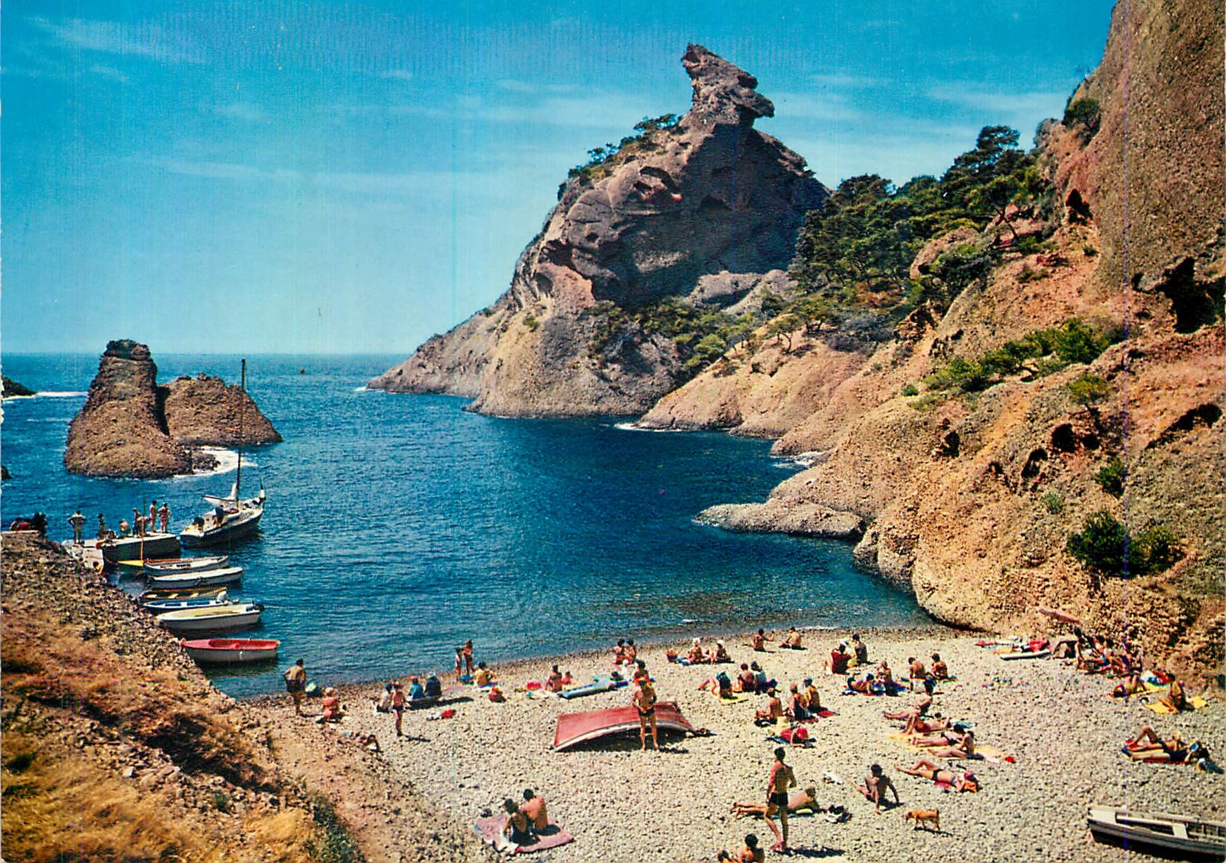 CPM La Ciotat (Bouches du Rhone)La Baie de Figuerolles et le Capucin