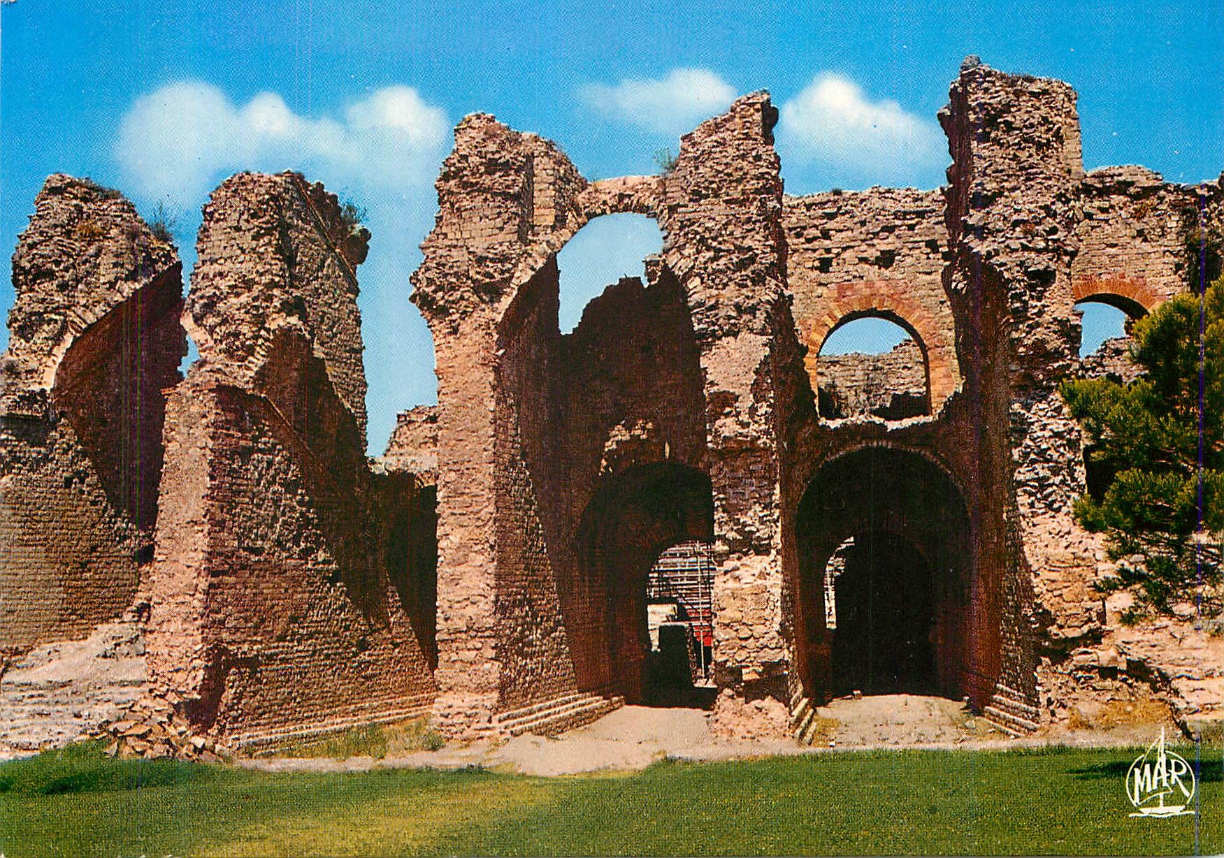 CPM La Cote d'Azur Frejus (83)Les Arenes Romaines