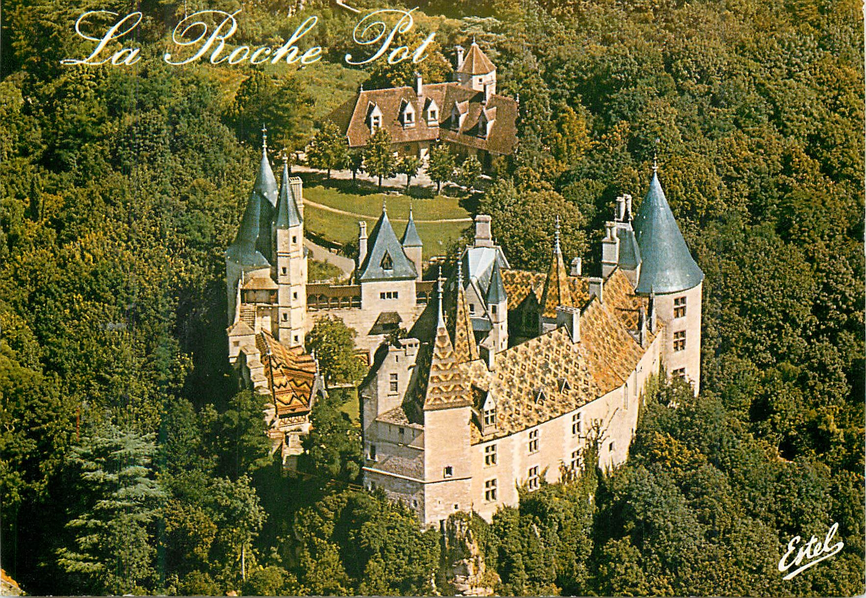 CPM Au pays des grands Crus La Roche Pot (Cote d'Or)Vue aerienne du chateau des XIe et XIIe siecles remanie au XVe siecl