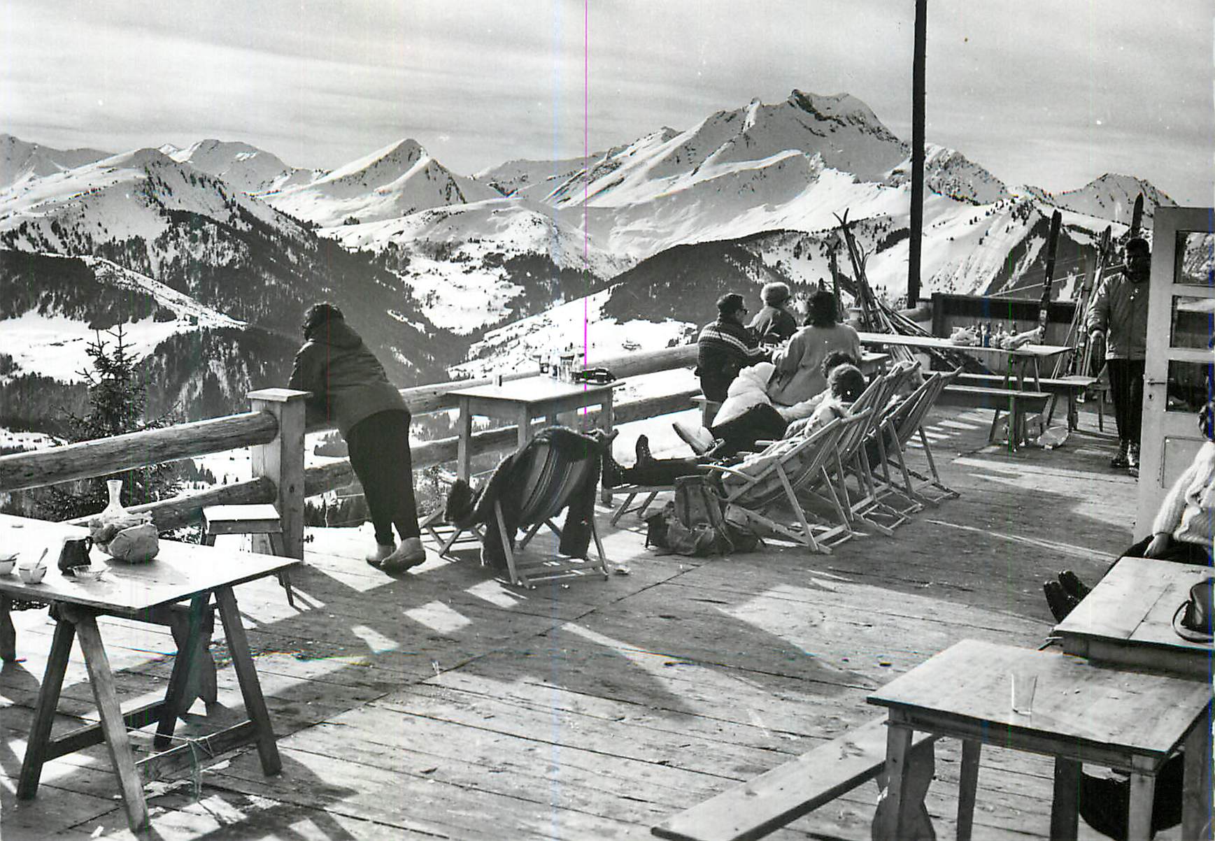 Super Morzine (Haute-Savoie) — Ansicht des Mont Chéry (1836 m.) und des Roc d'Enfer (2244 m.) — Les Éditions J. Cellard