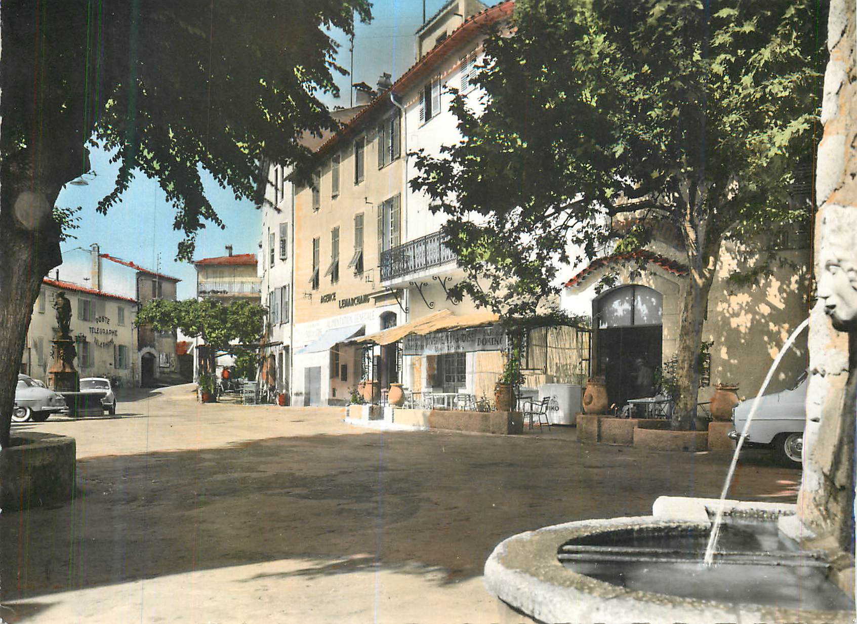 CPM Mougins (A M)Place de la Mairie