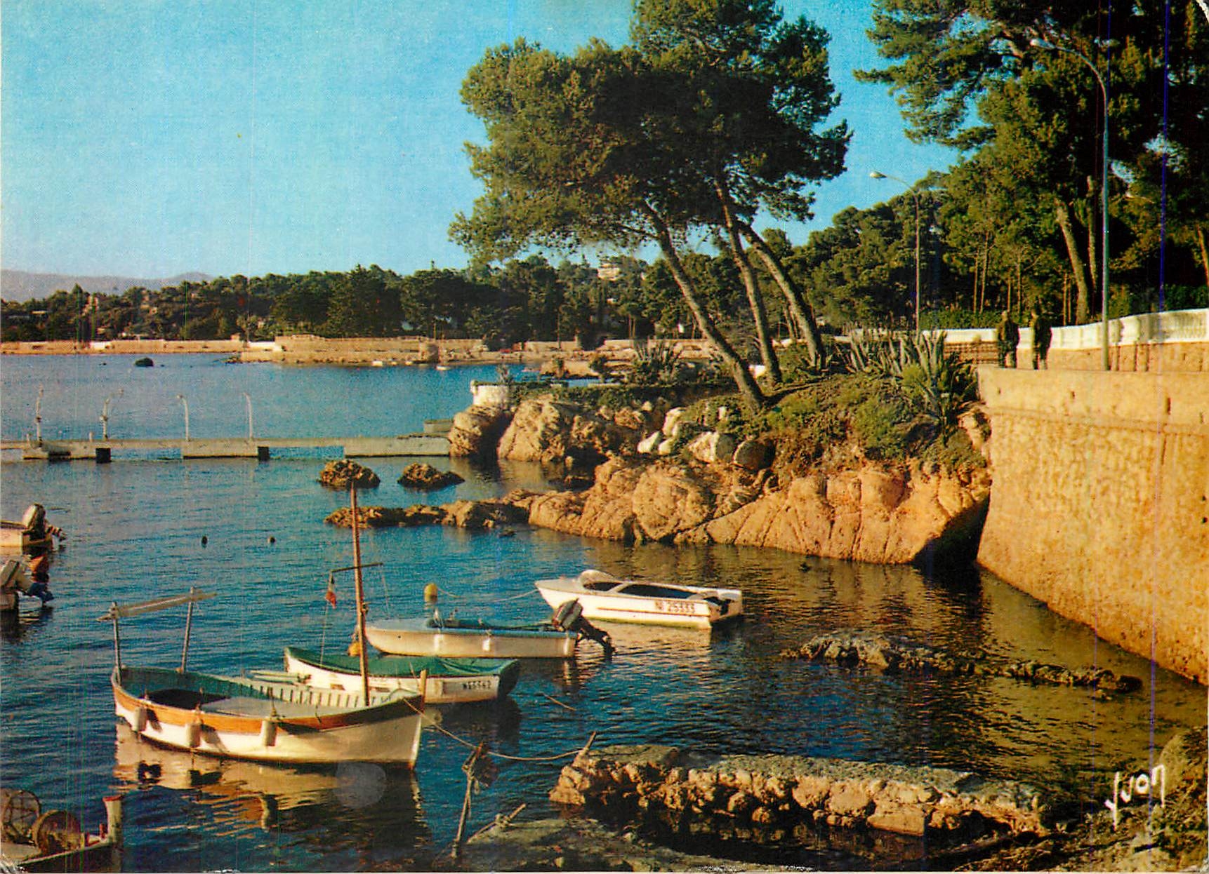 CPM Couleurs et Lumiere de France La cote d'Azur Miracle de la nature Cap d'Antibes (Alpes Maritimes)vers le port de l'O
