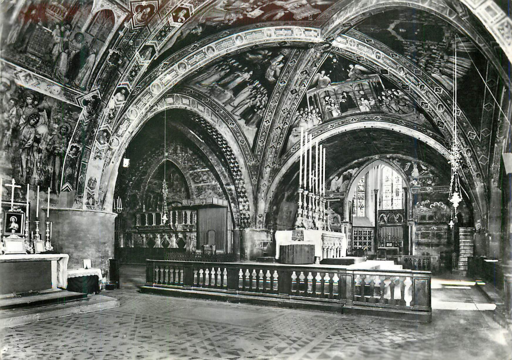 CPM Assisi Basilique inferieure de St Francois Croisade et Altar principale