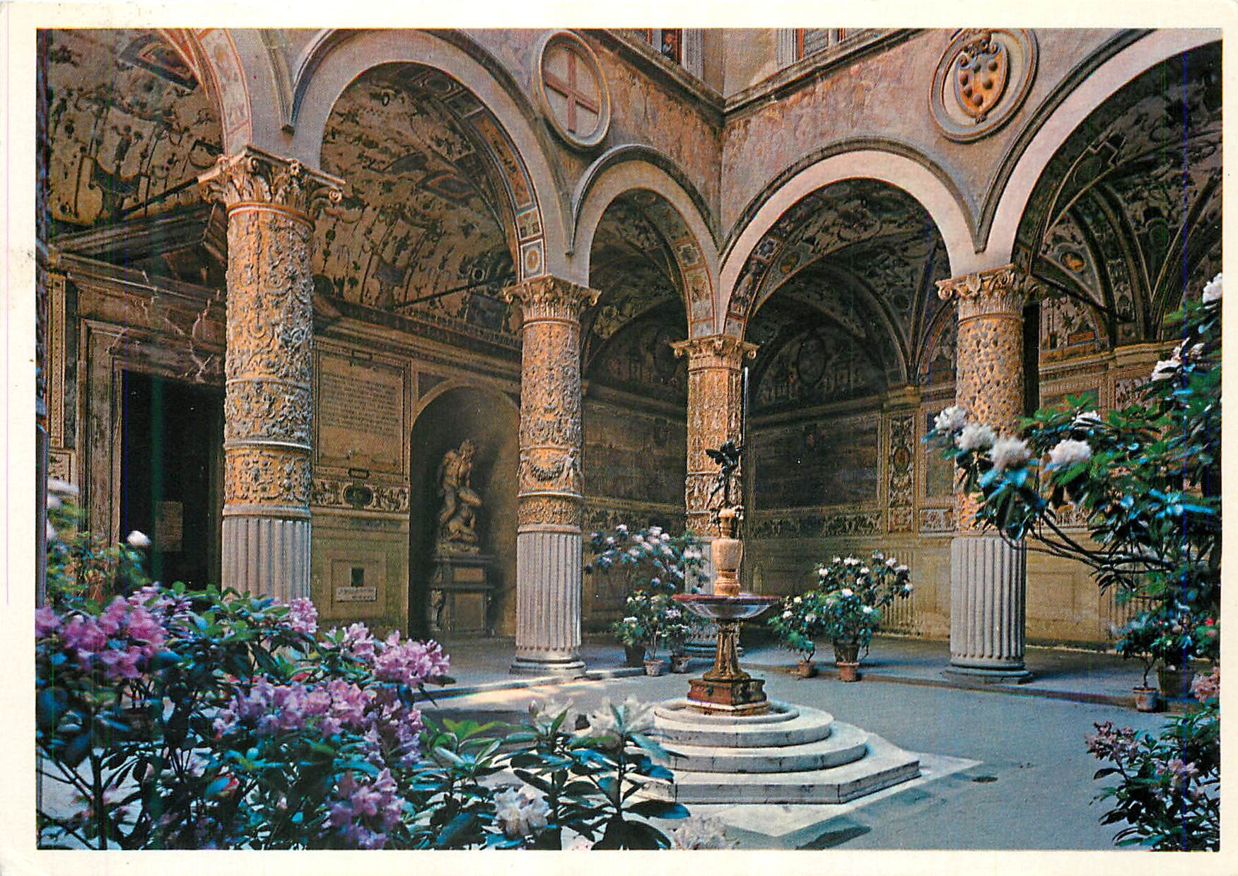 CPM Firenze Fete des fleurs La cour de Palazzo vecchio
