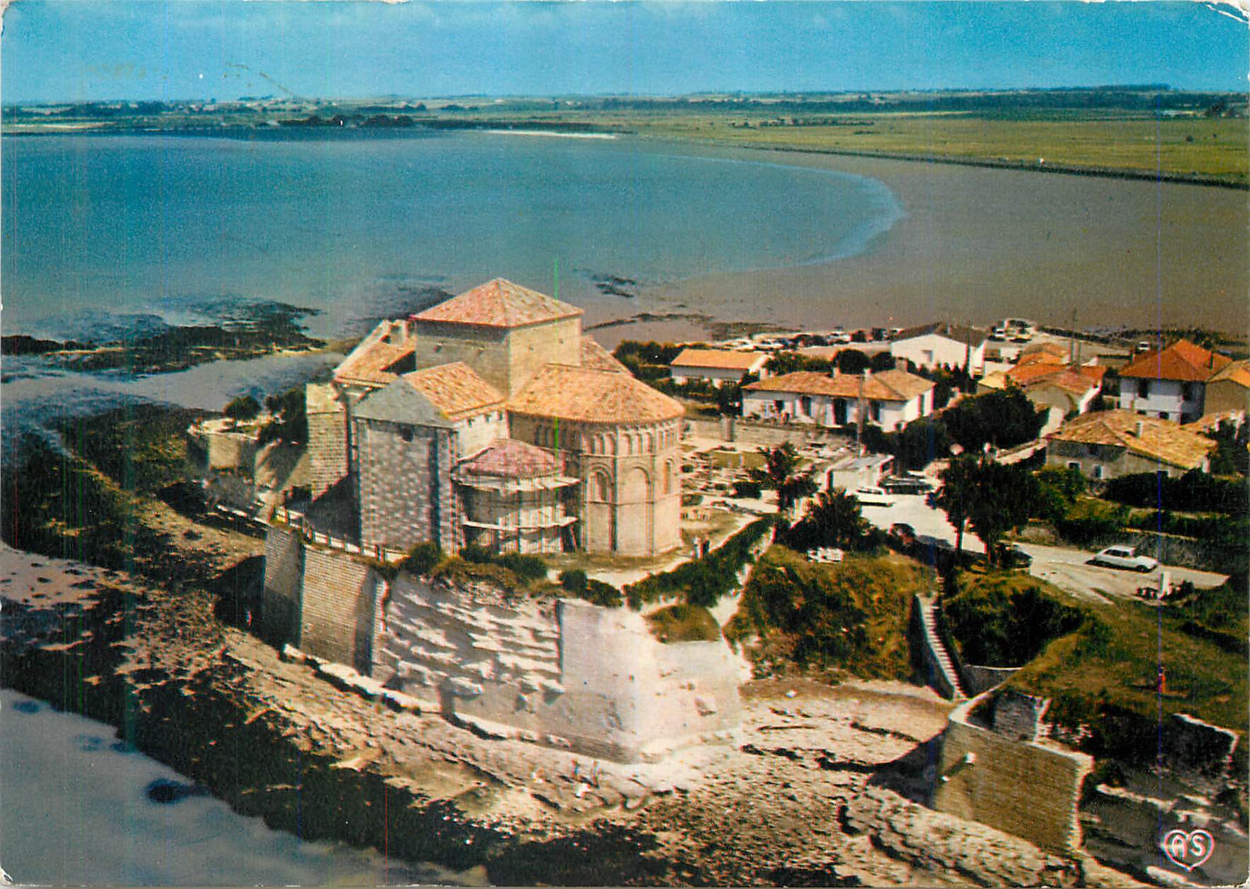 CPM Talmont (Ch Mme)L'Eglise Romane (XI s)