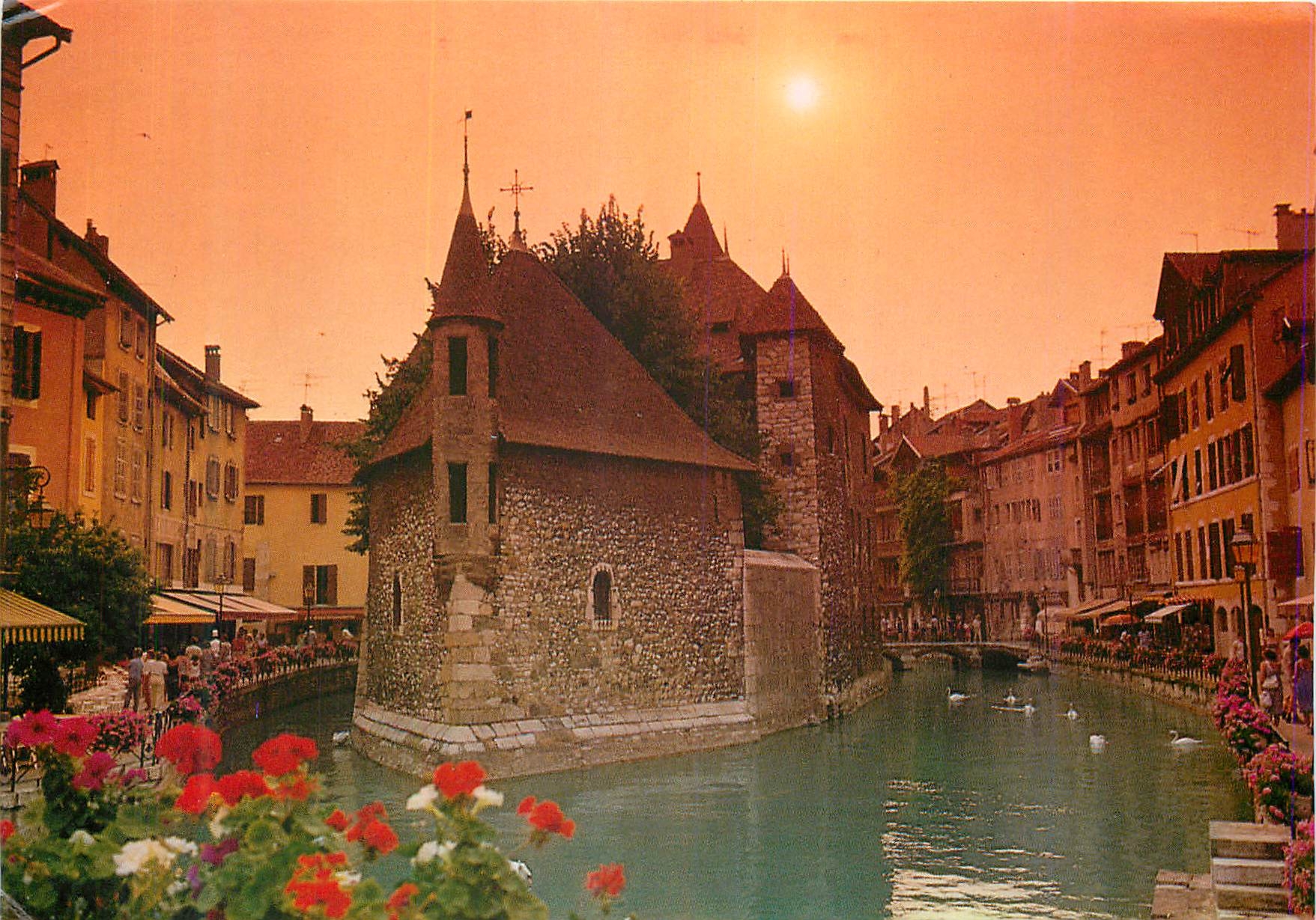 CPM Annecy (France)Haute Savoie La Vieille Ville