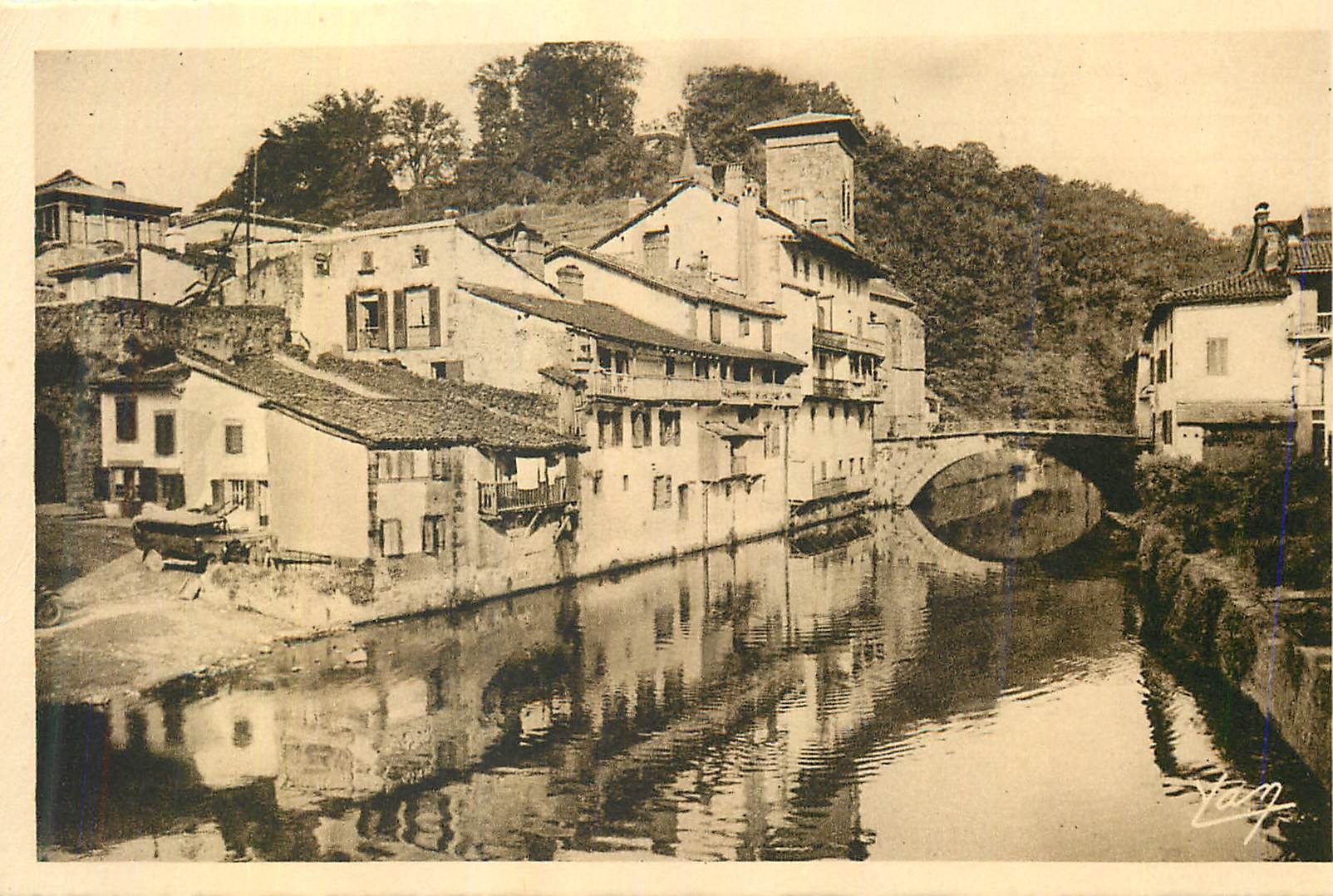 Saint-Jean-Pied-de-Port — Vieilles maisons au bord de la Nive — Edition Quinault, Lourdes