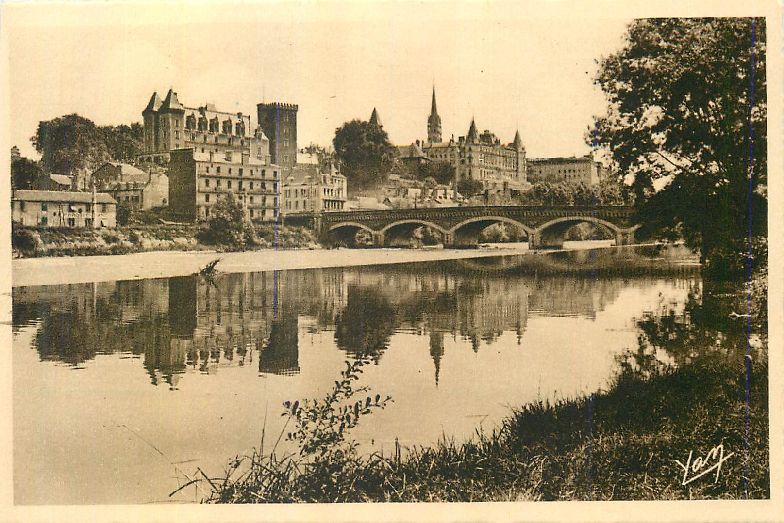 Pau (Basses-Pyrénées) — Le Gave au Pont de Jurançon et le Château — Édition Quinault, Lourdes