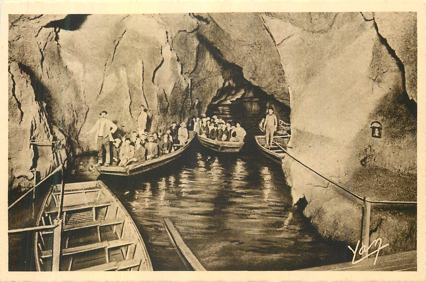 Grottes de Bétharram — La rivière souterraine, silencieuse et féerique — Édition Quinault, Lourdes