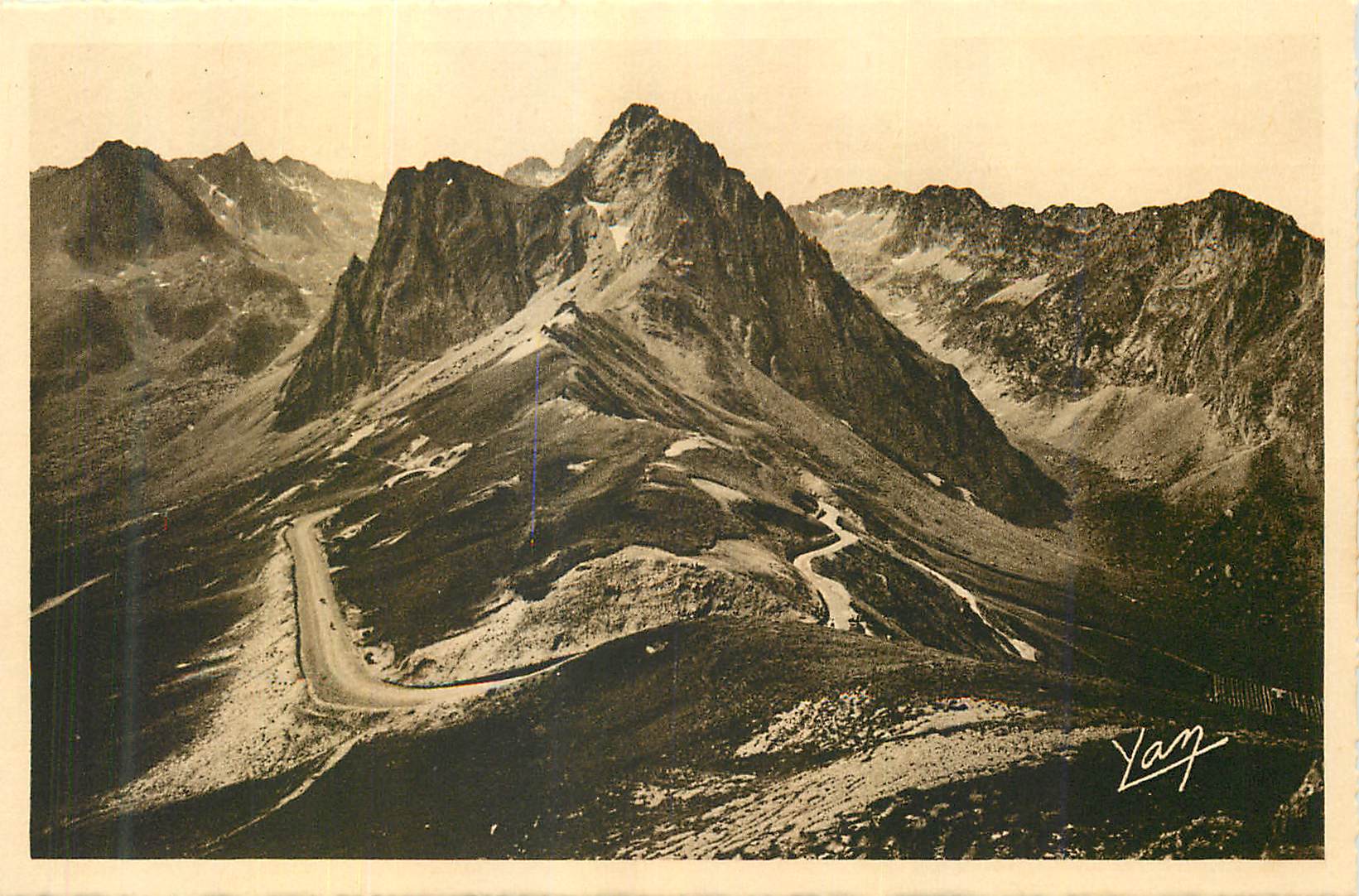 Les Pyrénées - Col du Tourmalet et le Pic de l'Espade — Édition Quinault, Lourdes