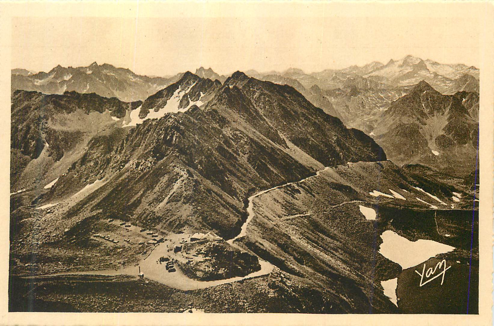 Les Pyrénées — Route du Tourmalet au Pic du Midi — Hôtellerie de Sencours (alt. 2.378 m.) et le lac d'Oncet — Édition Photo Quinault, Lourdes