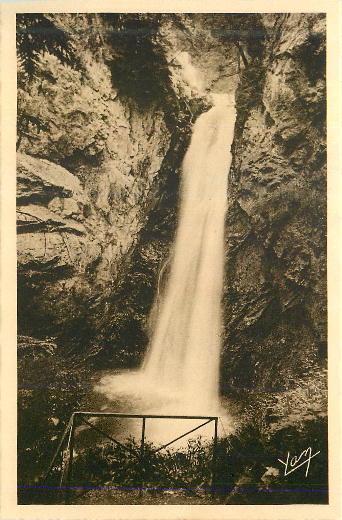 Cascade de Garet — Les Pyrénées — Du Tourmalet à Bagnères-de-Bigorre — Édition Quinault, Lourdes