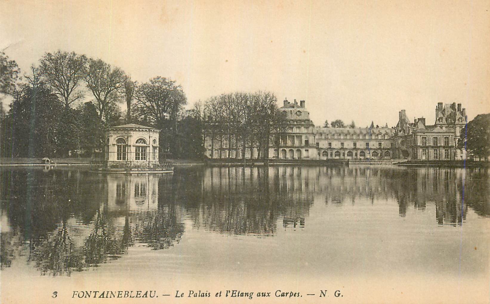 Fontainebleau — Le Palais et l'Etang aux Carpes — N. G.