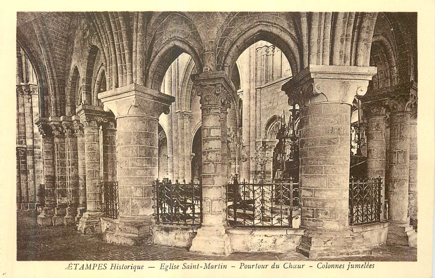 Étampes Historique — Église Saint-Martin — Pourtour du Chœur — Colonnes jumelées