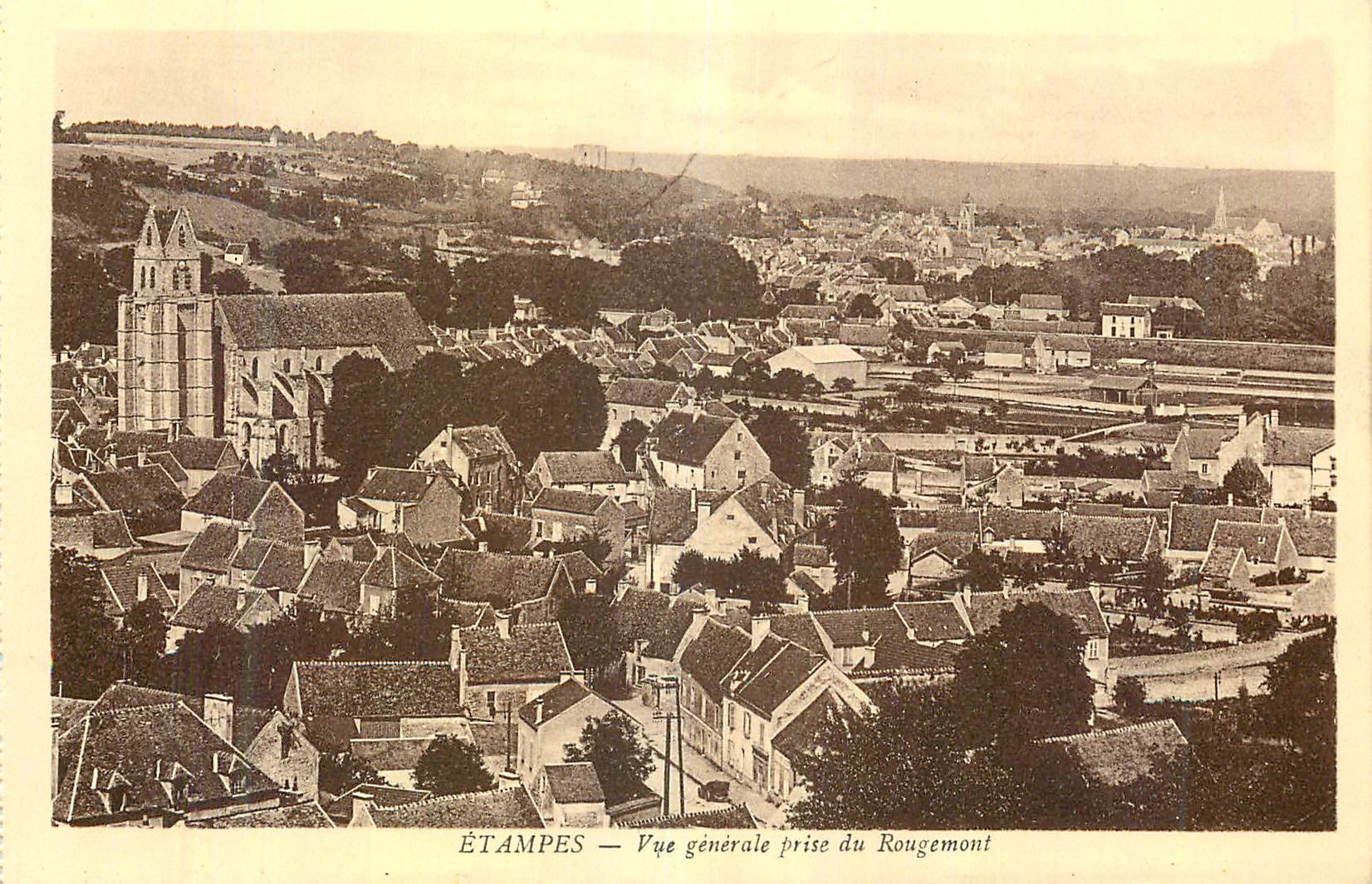 CPA Etampes Vue Generale prise du Rougemont